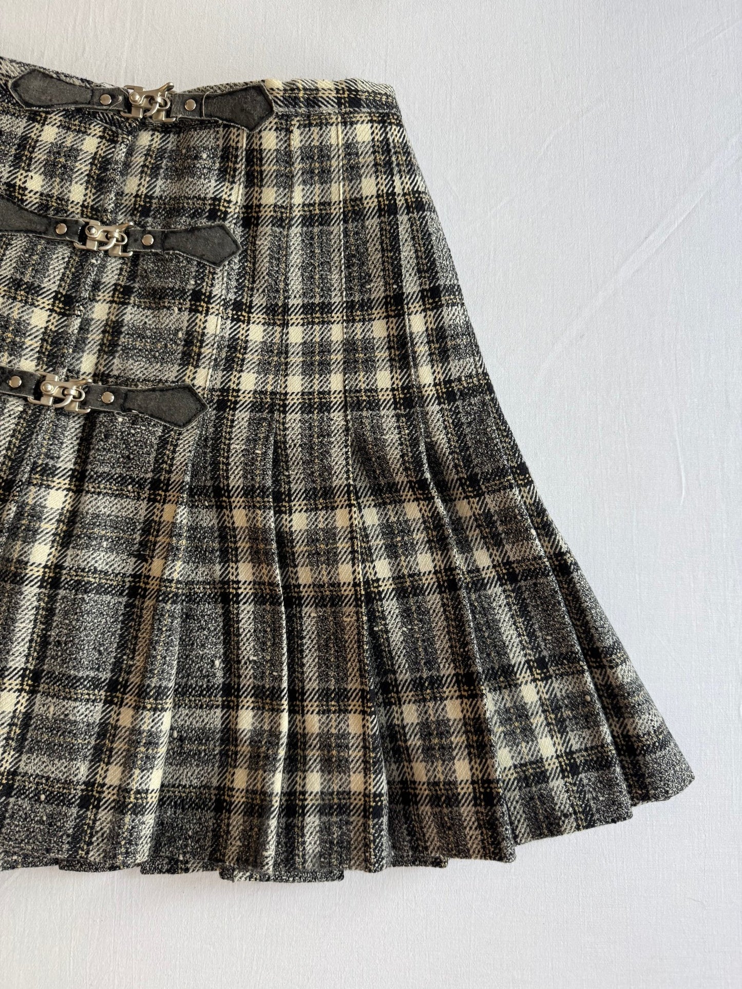 🔘 Fustă Vintage Plisată din Lână cu Model Tartan – aprox. M - anbracaminte