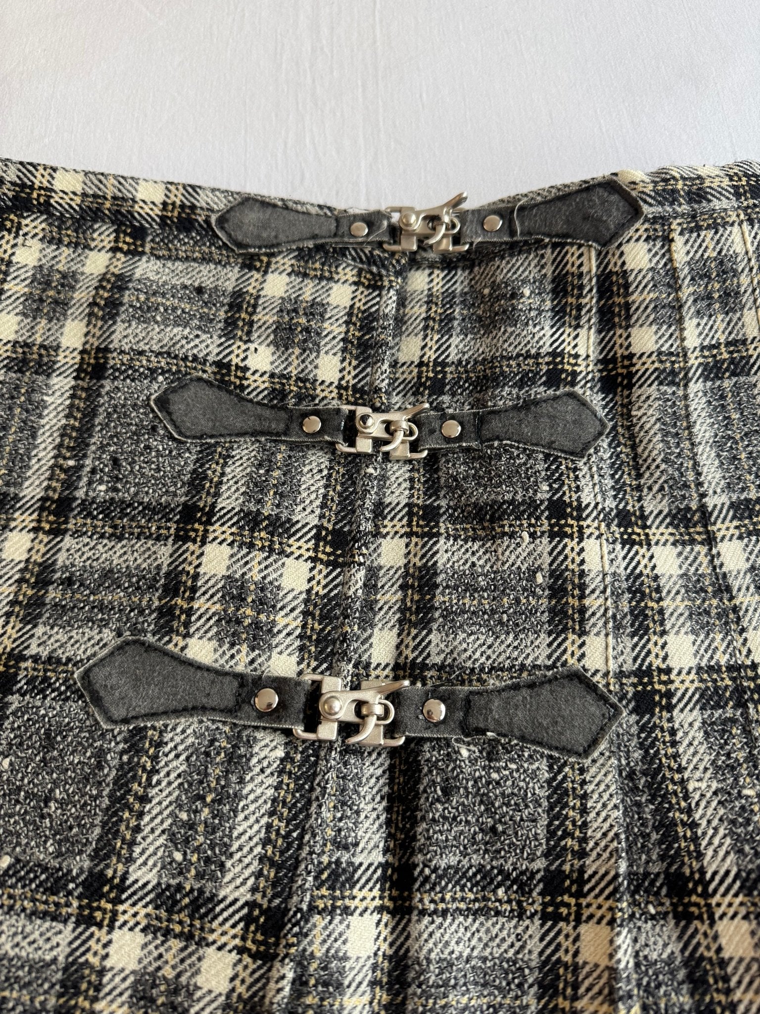🔘 Fustă Vintage Plisată din Lână cu Model Tartan – aprox. M - anbracaminte
