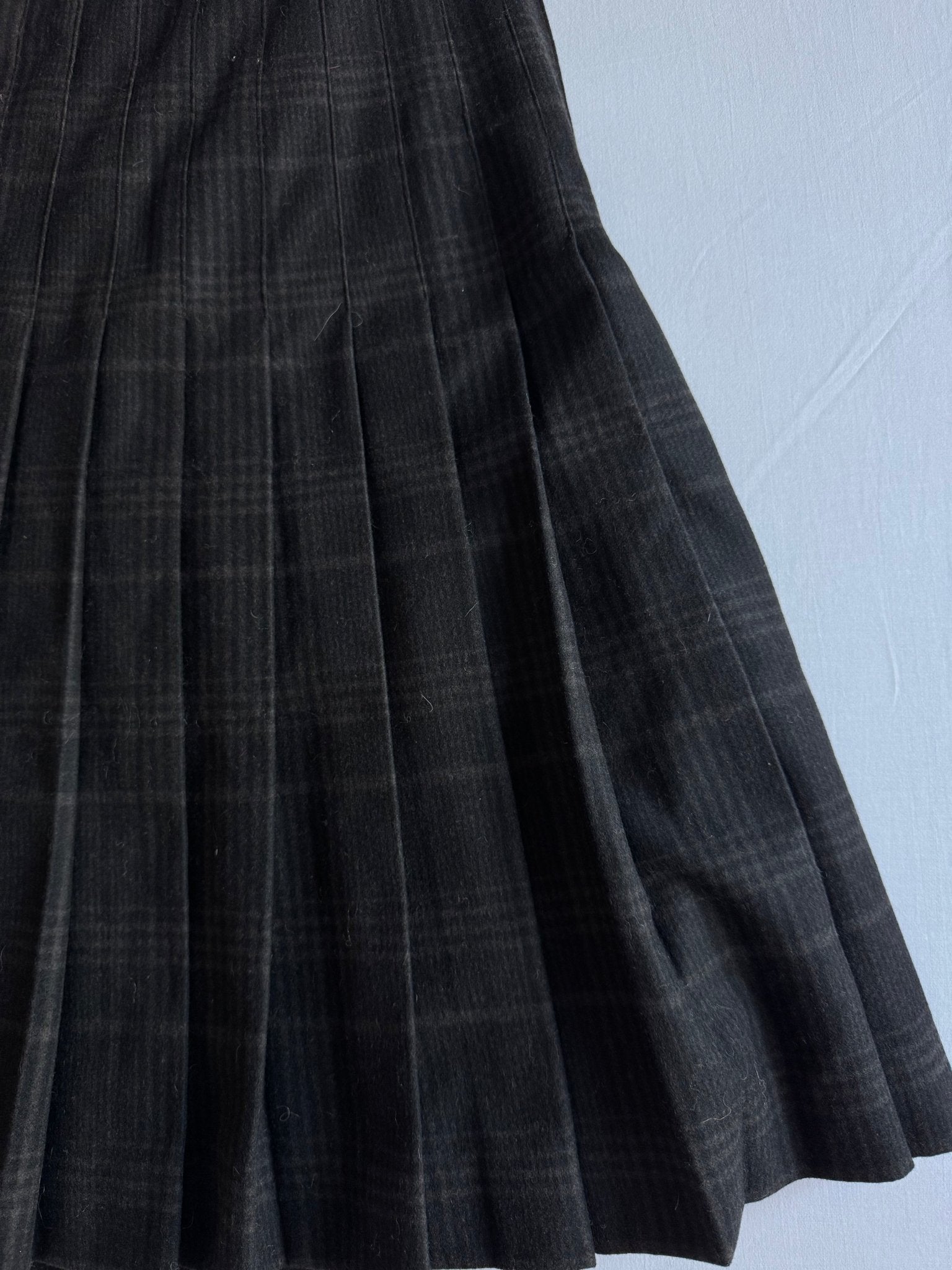 📞 Fustă Vintage Plisată din Lână Neagră cu Model Tartan – aprox. M - anbracaminte
