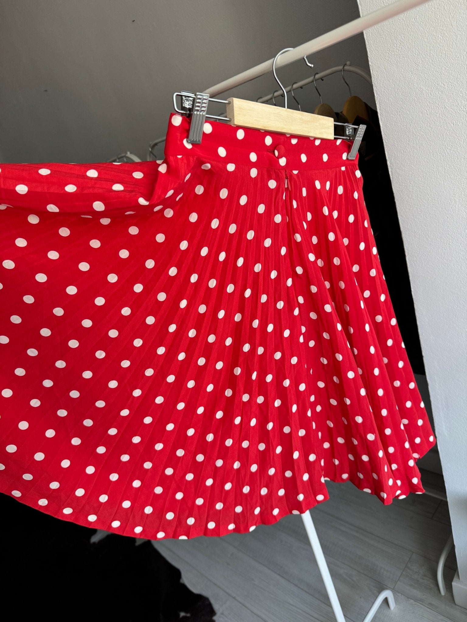 🍒 Fustă Vintage Red Polka Dot din Mătase – IT 42 (S Damă) – Made in Italy - anbracaminte