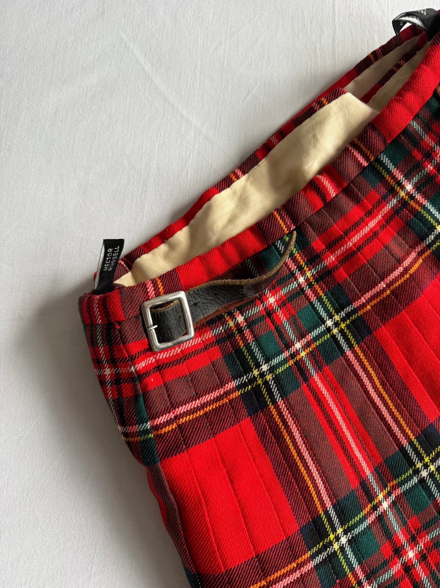 🏴󠁧󠁢󠁳󠁣󠁴󠁿 Fustă Vintage Tartan din Lână Roșie – aprox. S - anbracaminte