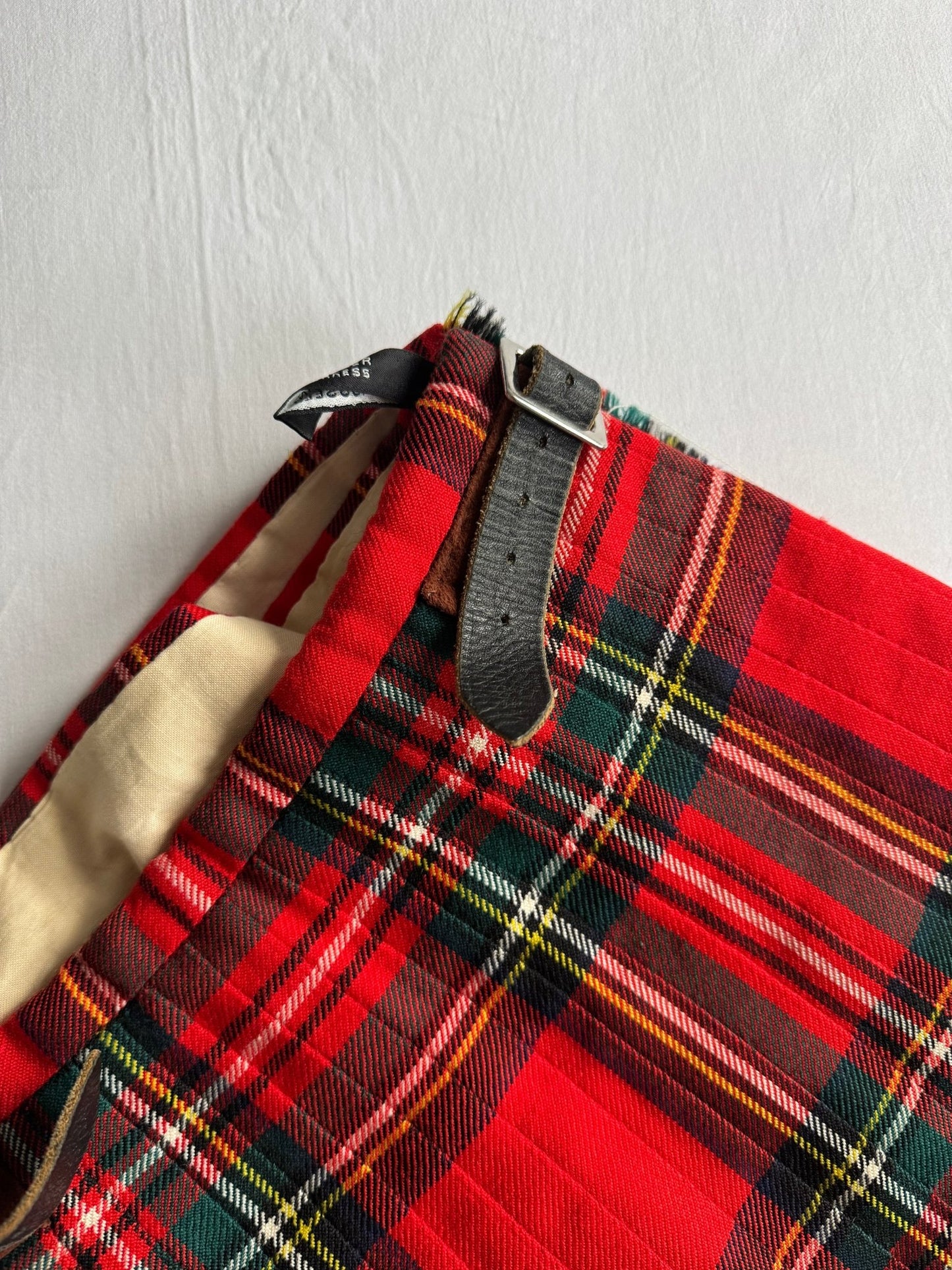 🏴󠁧󠁢󠁳󠁣󠁴󠁿 Fustă Vintage Tartan din Lână Roșie – aprox. S - anbracaminte