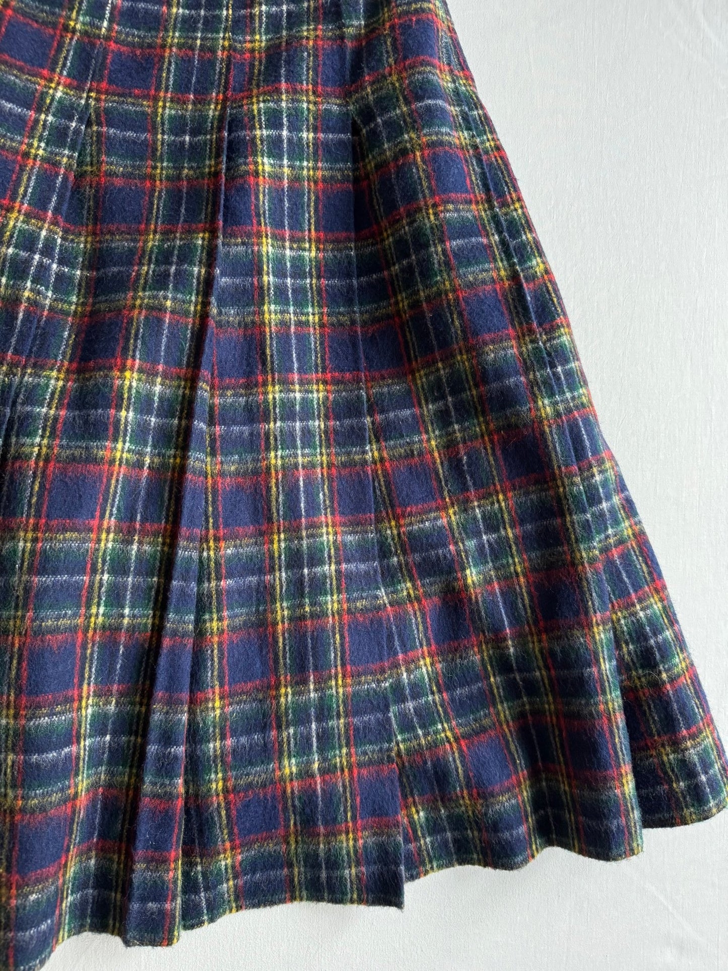👗 Fustă Vintage Tartan / Lână (Mărime aproximativă S/M) - anbracaminte