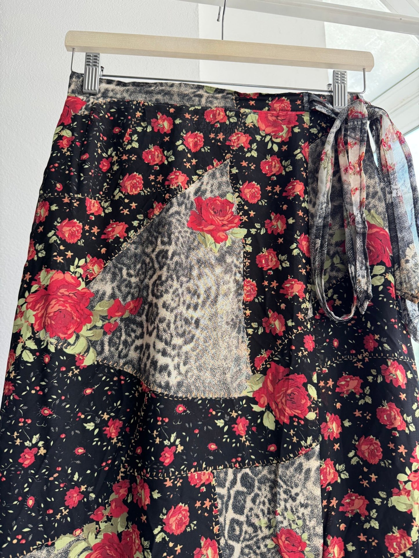 🌹🐆 Fustă Y2K Animal Print & Rose Print – M (38) - anbracaminte