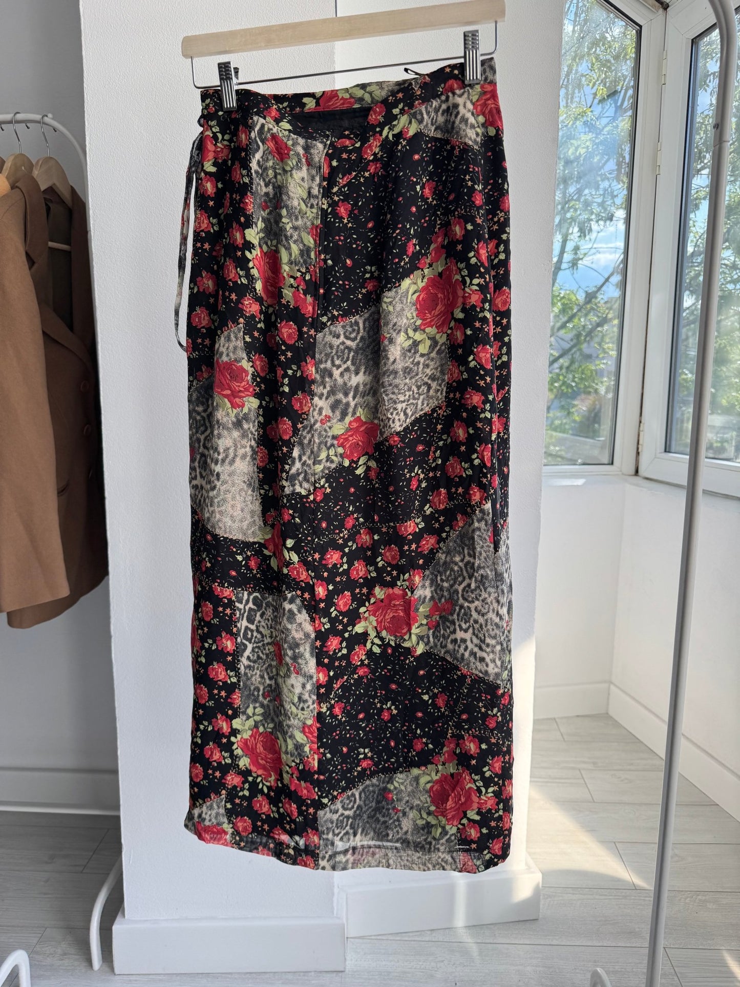 🌹🐆 Fustă Y2K Animal Print & Rose Print – M (38) - anbracaminte