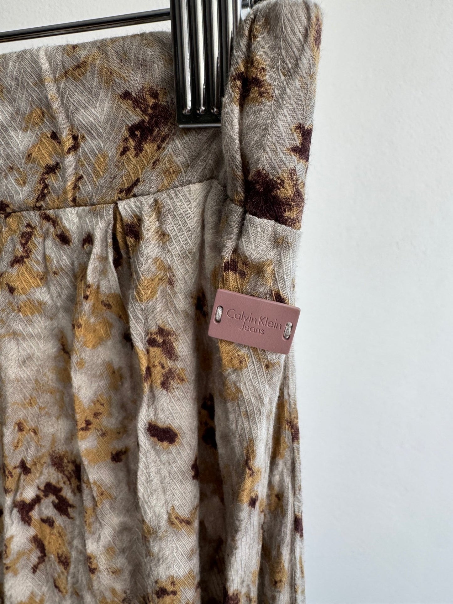 ✨ Fustă Y2K Calvin Klein Printed – W25 (XS Damă) - anbracaminte