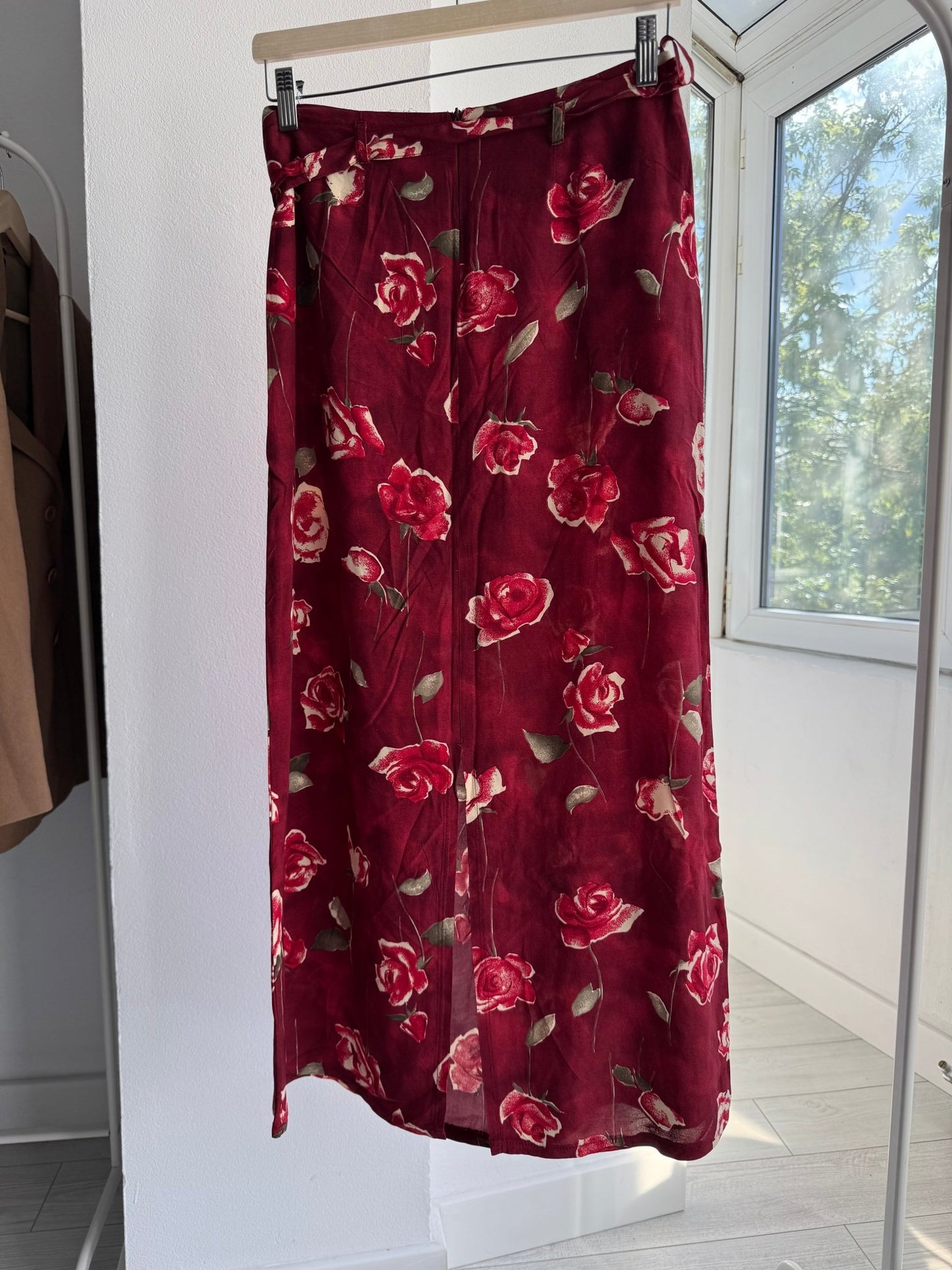 🌹 Fustă Y2K cu Print Trandafiri – S (36) - anbracaminte