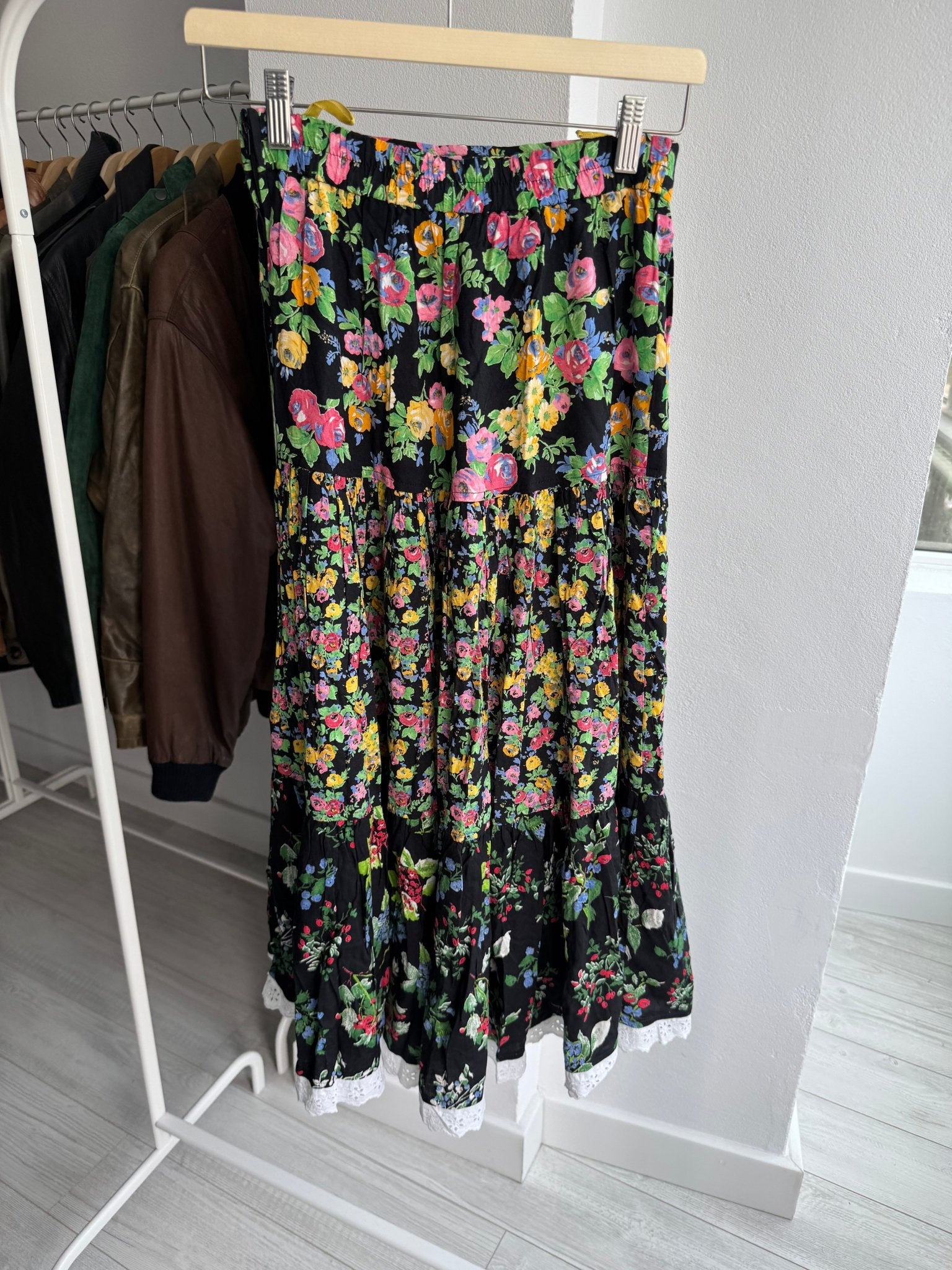 🌸 Fustă Y2K Floral – Vâscoză – EU 36 (S) - anbracaminte
