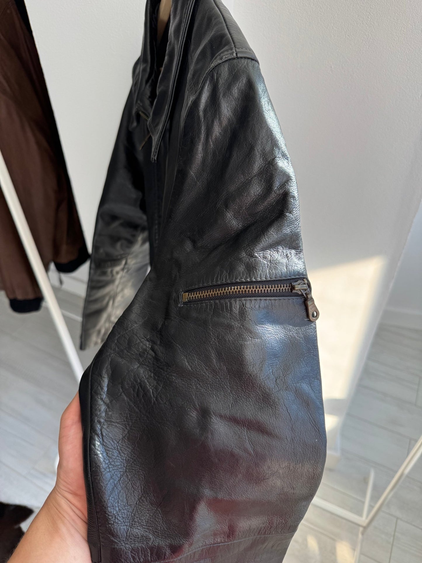 🖤 Geacă Bărbați din Piele Neagră – L (52) – Super Cropped Fit - anbracaminte