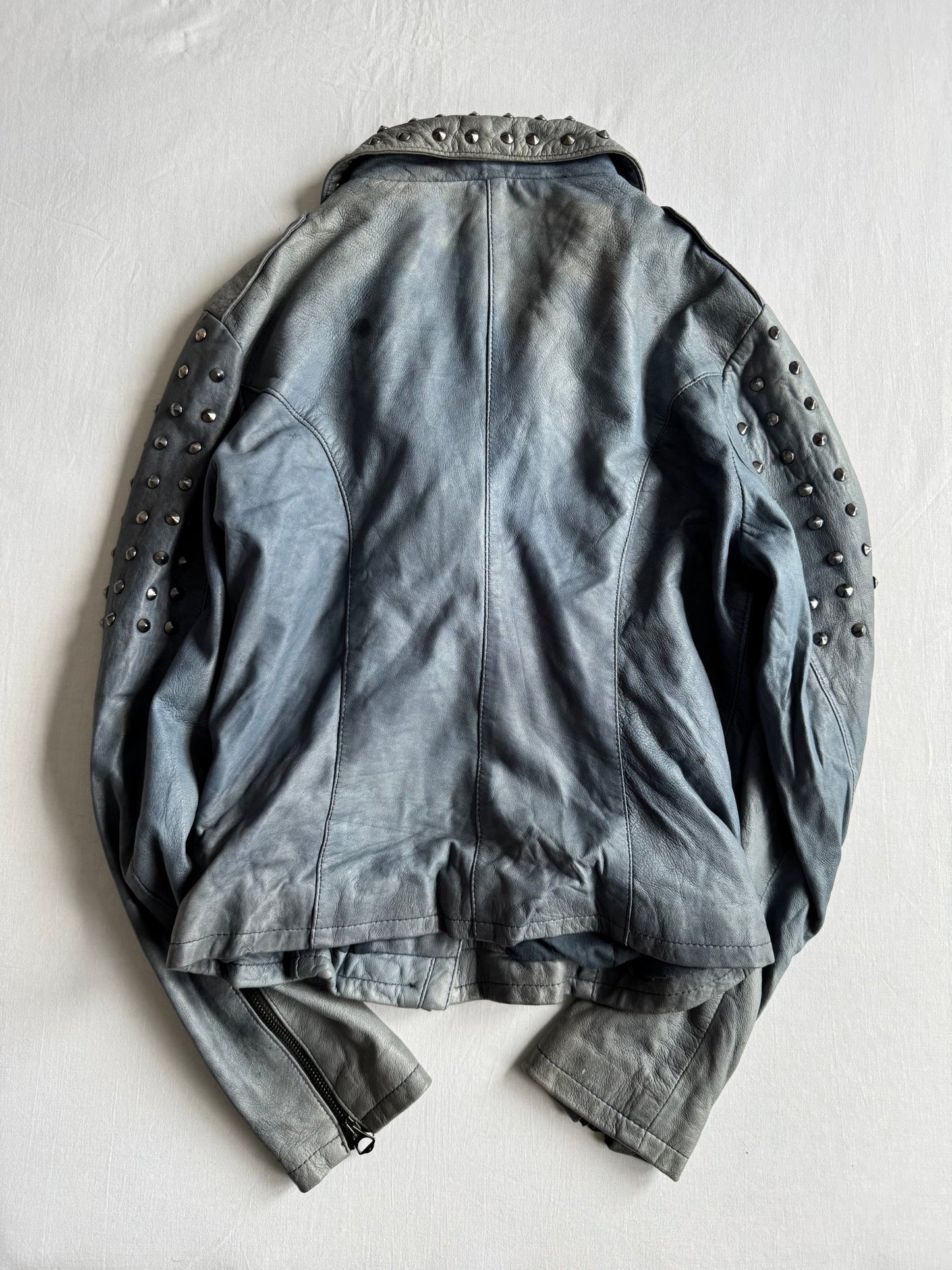 💙 Geacă Biker Y2K Damă din Piele Baby Blue Faded cu Ținte – L - anbracaminte