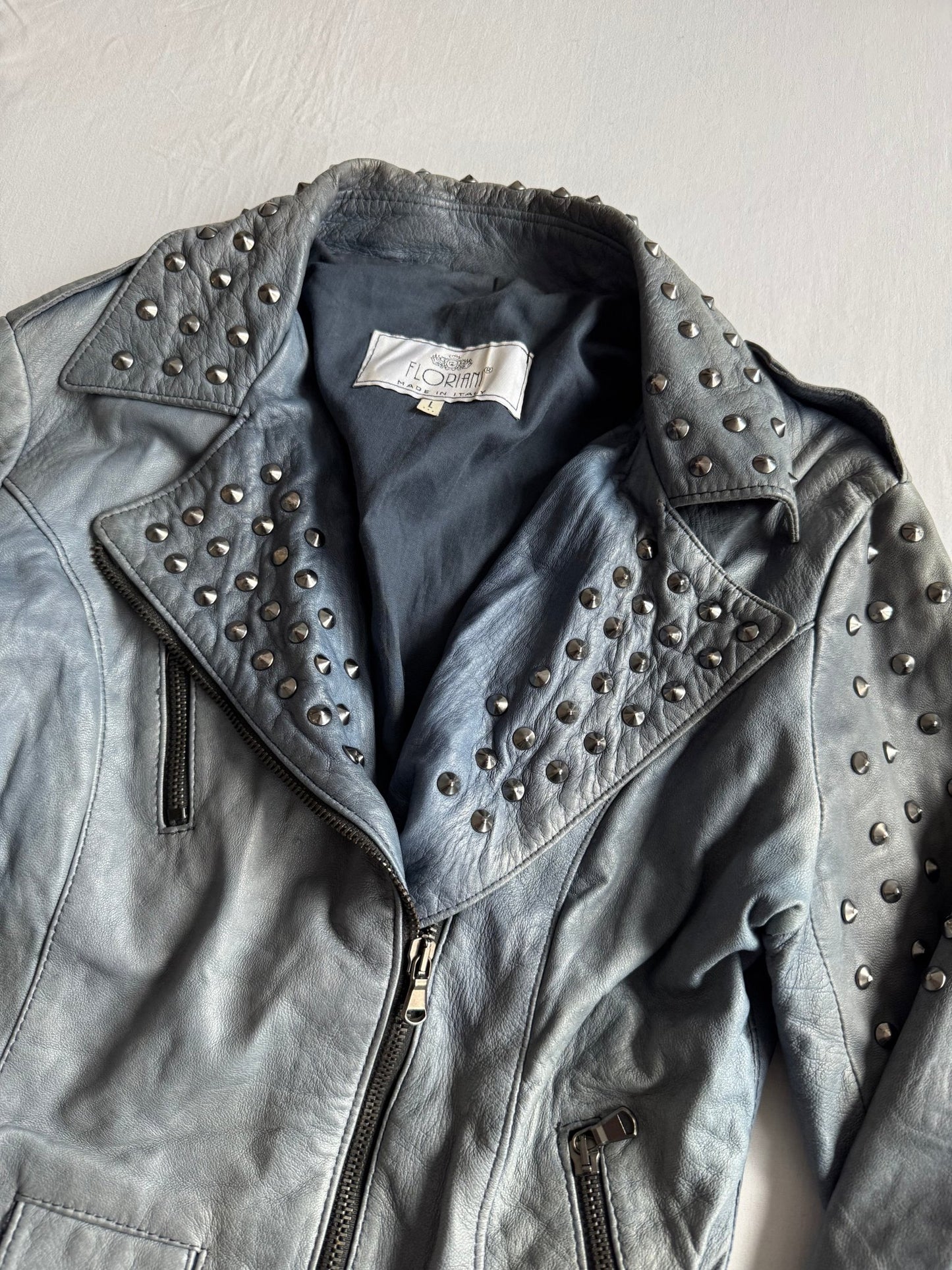 💙 Geacă Biker Y2K Damă din Piele Baby Blue Faded cu Ținte – L - anbracaminte