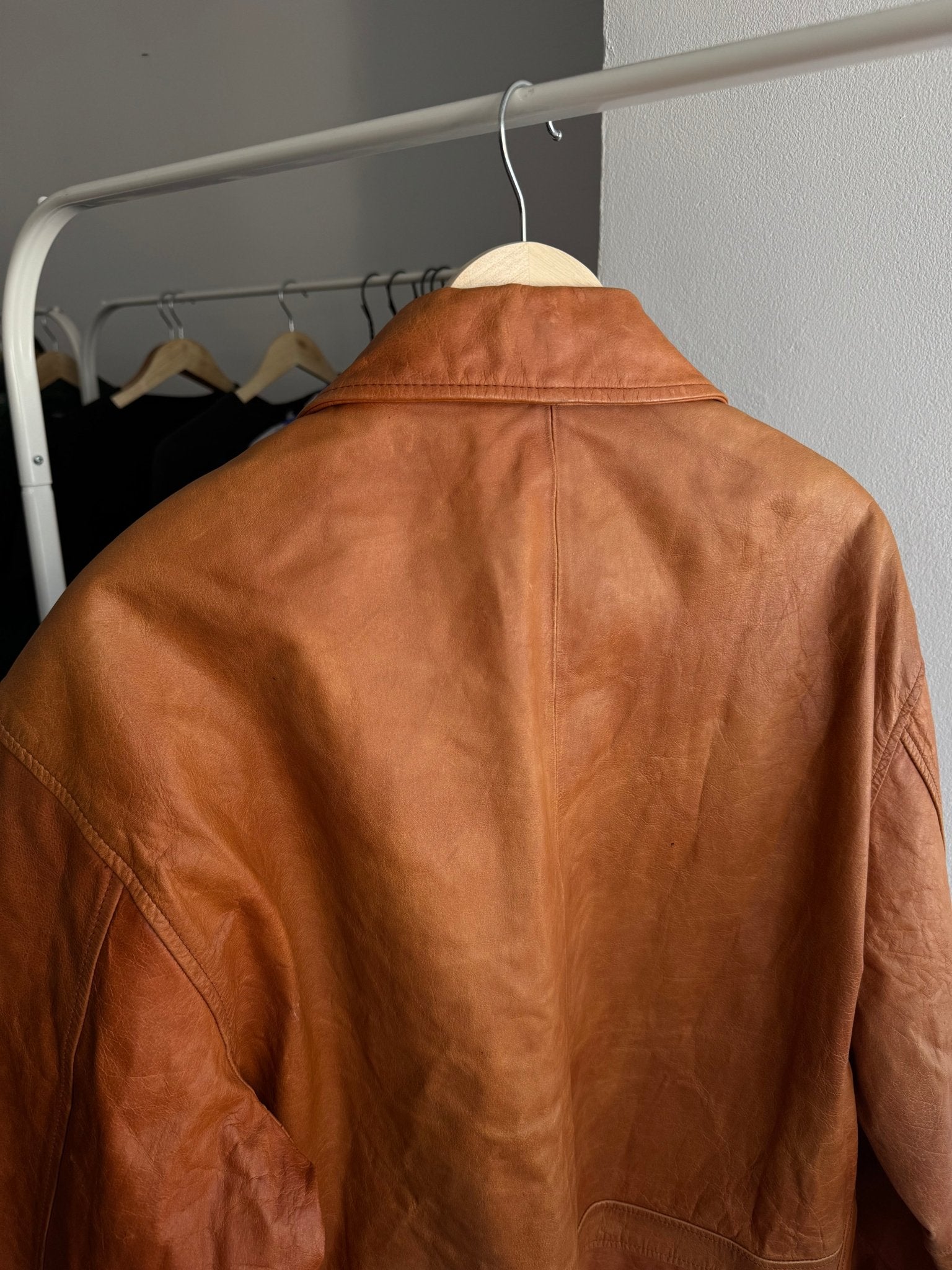 Geacă din piele Vintage Wilson’s Leather cu patină naturală – L Bărbați - anbracaminte