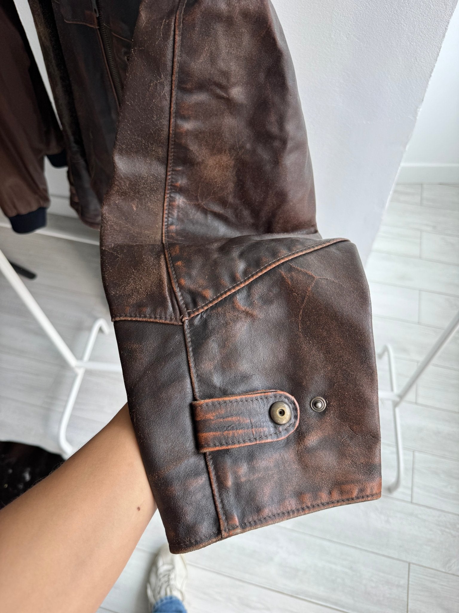 🏍️ Geacă Vintage Bărbați din Piele Faded & Distressed – M (Boxy Fit) - anbracaminte