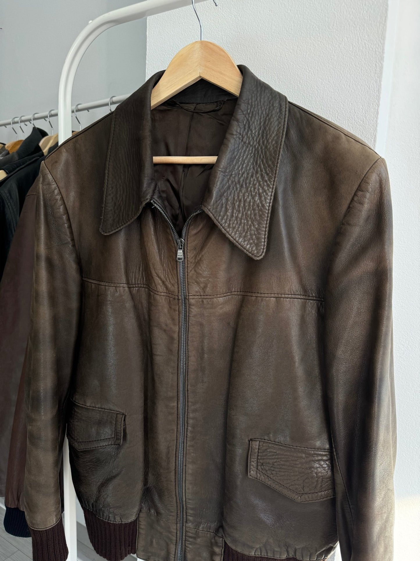 🤎 Geacă Vintage Bărbați din Piele Maro – Faded & Patina – Cropped Fit (M) - anbracaminte