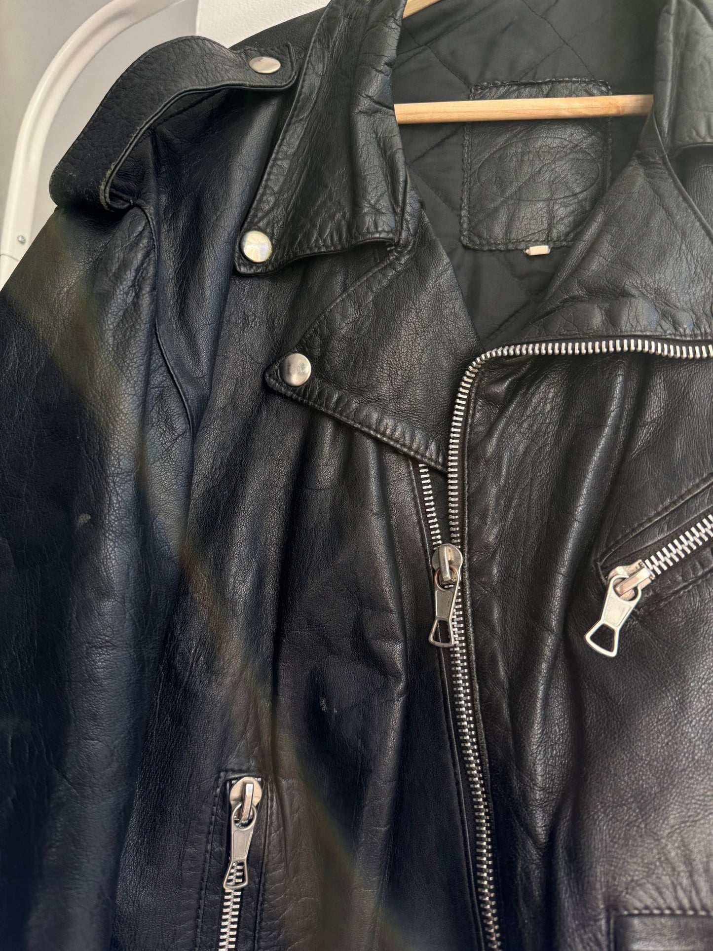 🏍️ Geacă Vintage Biker din Piele Neagră – L (Distressed Look) - anbracaminte