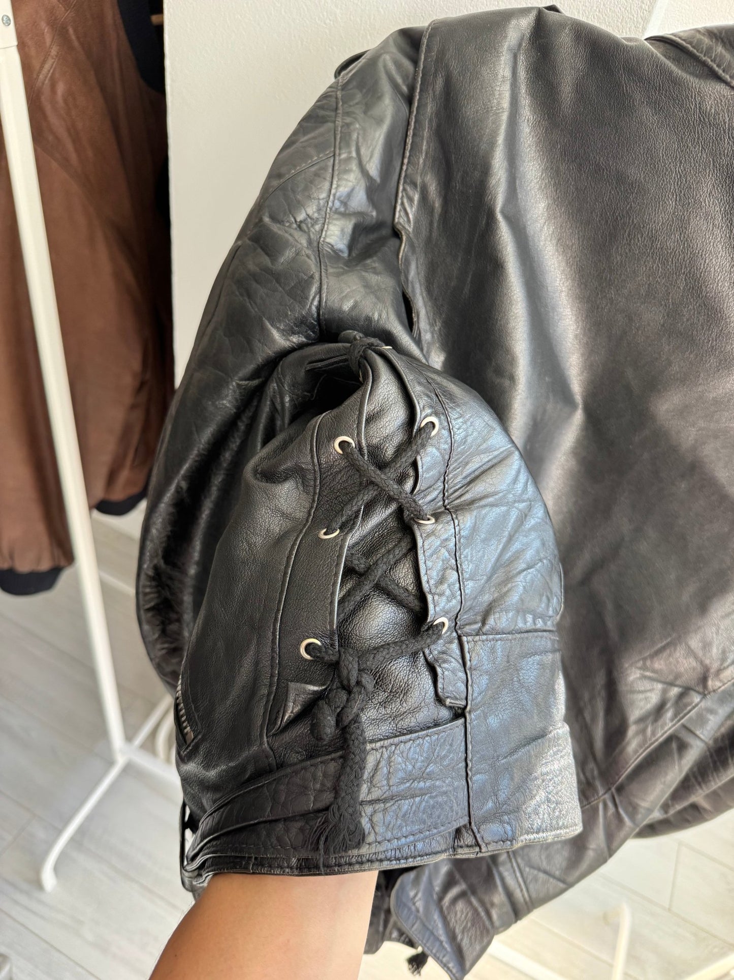 🏍️ Geacă Vintage Biker din Piele Neagră – L (Distressed Look) - anbracaminte