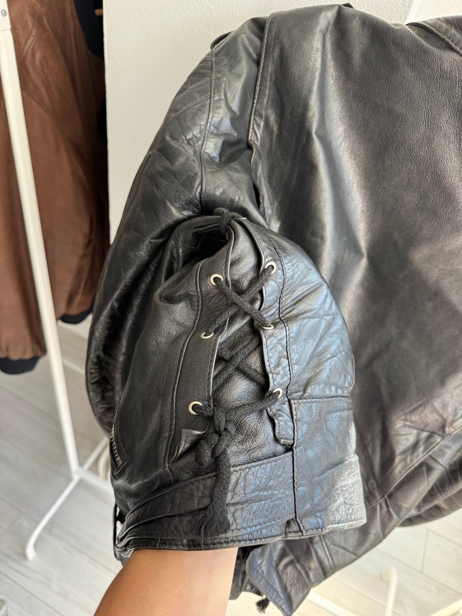 🏍️ Geacă Vintage Biker din Piele Neagră – L (Distressed Look) - anbracaminte
