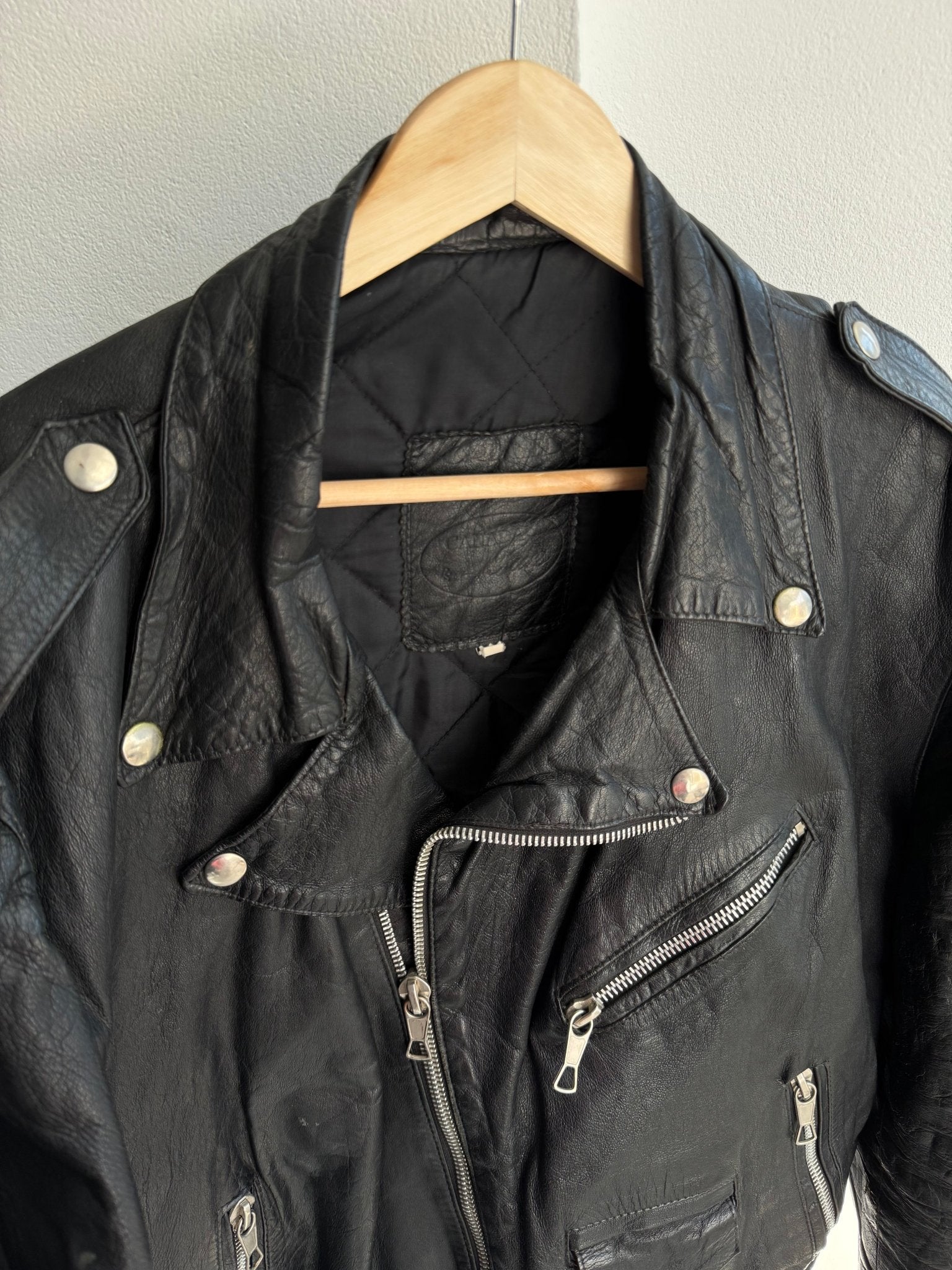 🏍️ Geacă Vintage Biker din Piele Neagră – L (Distressed Look) - anbracaminte