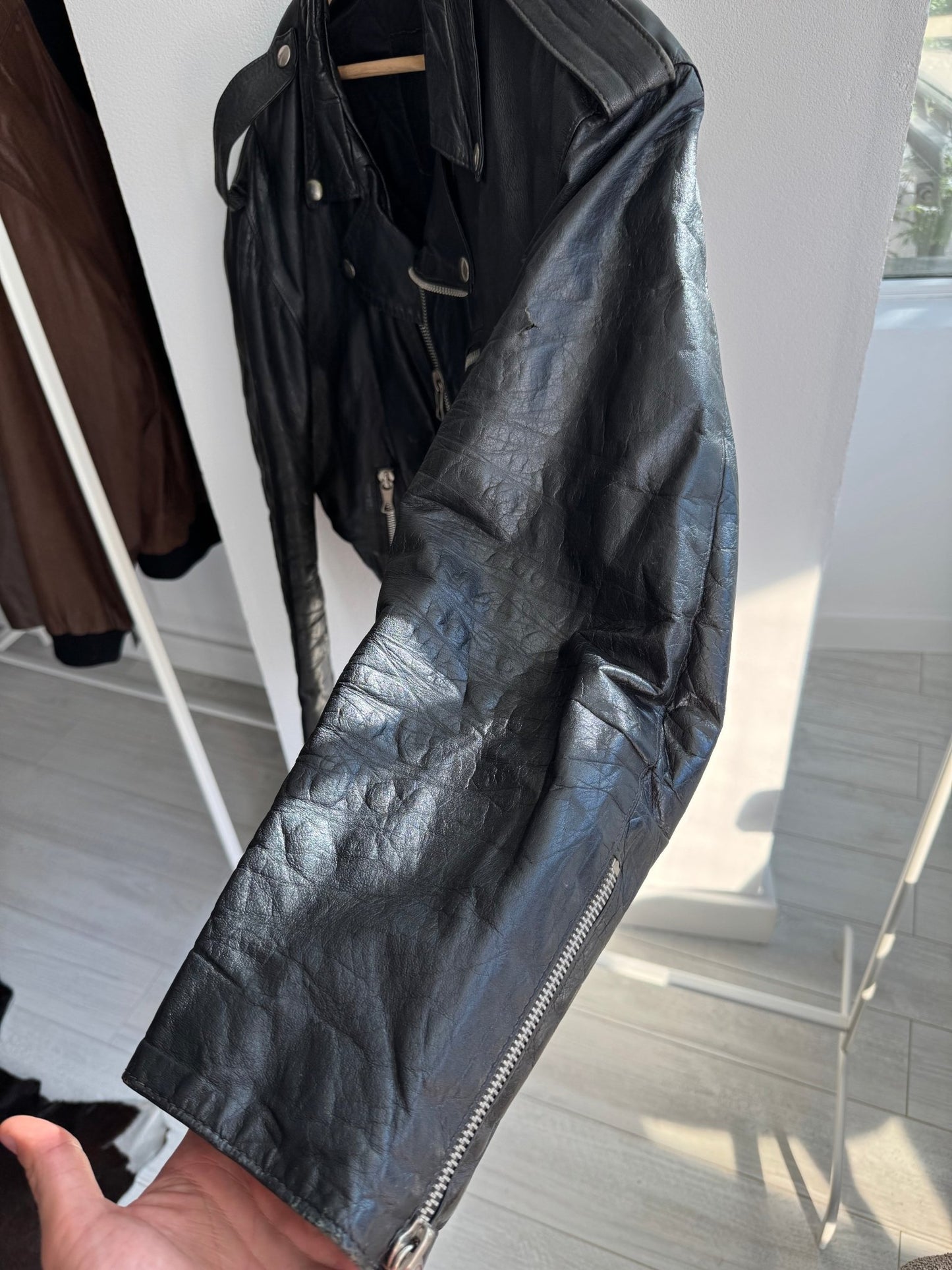 🏍️ Geacă Vintage Biker din Piele Neagră – L (Distressed Look) - anbracaminte