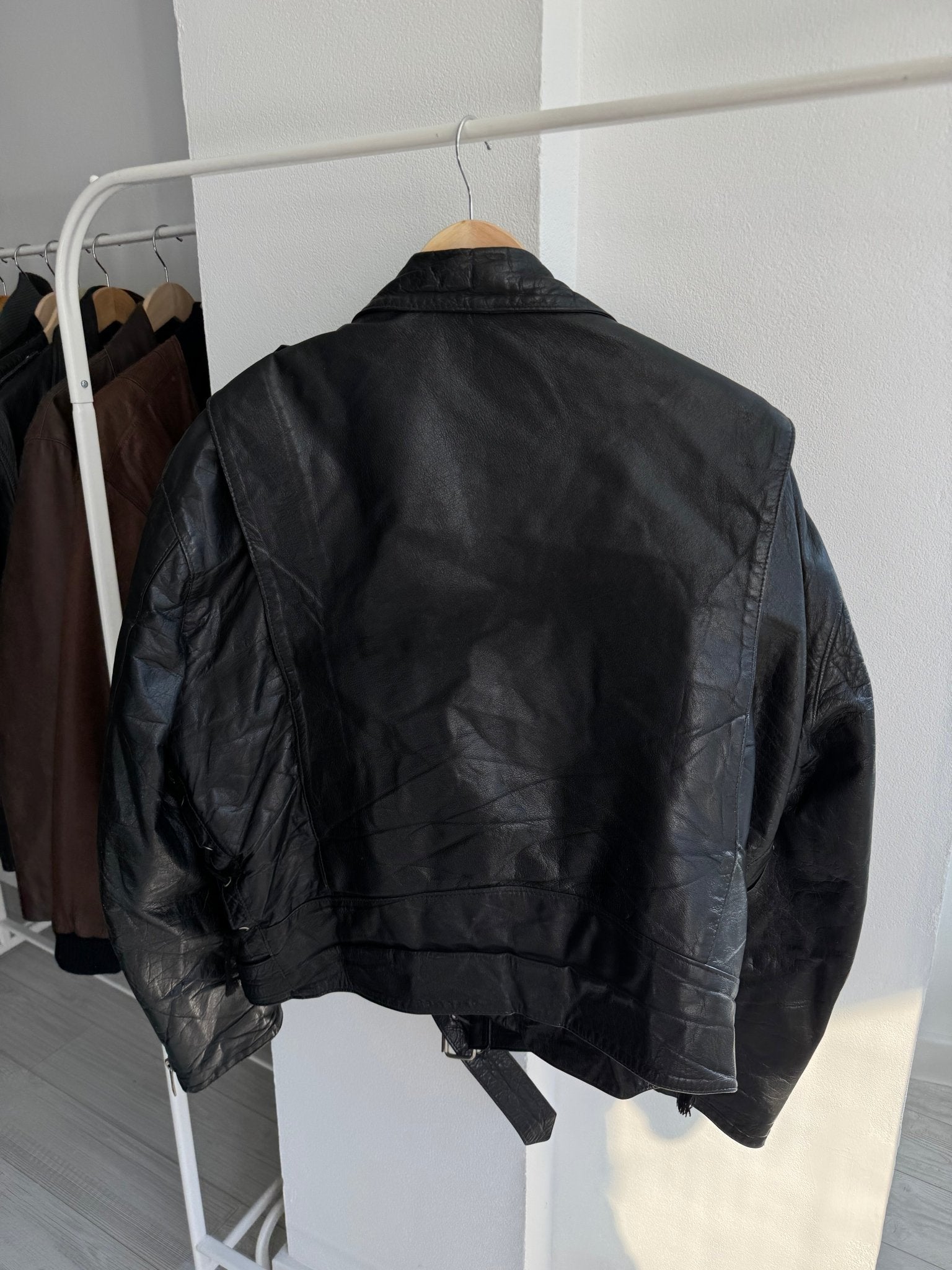 🏍️ Geacă Vintage Biker din Piele Neagră – L (Distressed Look) - anbracaminte