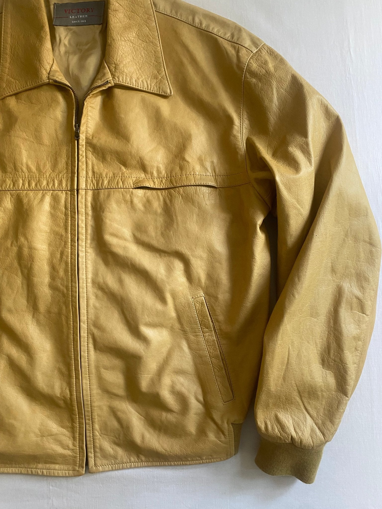 Geacă Vintage Crem din Piele – Made in Italy, Guler 70s - anbracaminte