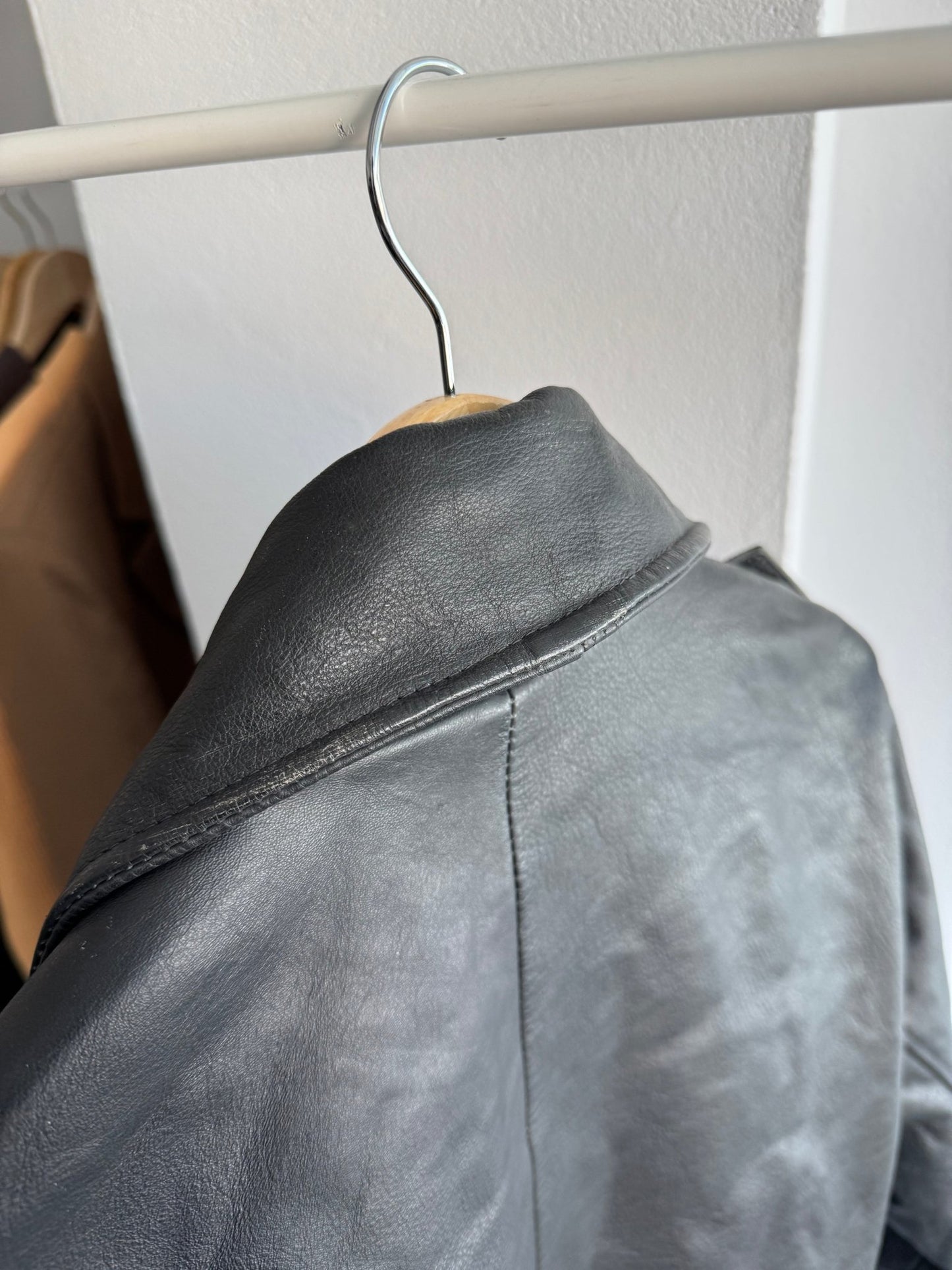 🏍️ Geacă Vintage Damă Biker din Piele Neagră – S (Oversized Fit) - anbracaminte
