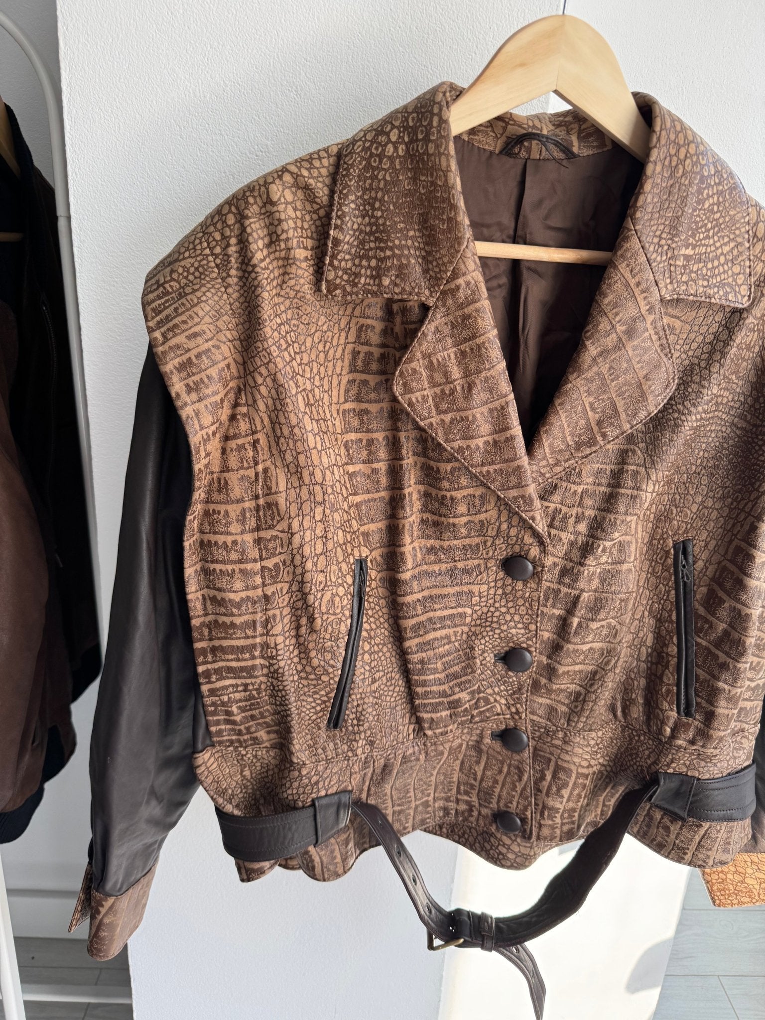 🤎 Geacă Vintage Damă din Piele Texturată Maro – M/L - anbracaminte