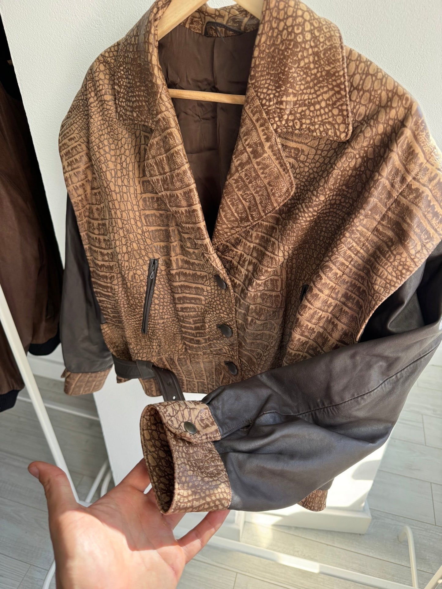 🤎 Geacă Vintage Damă din Piele Texturată Maro – M/L - anbracaminte