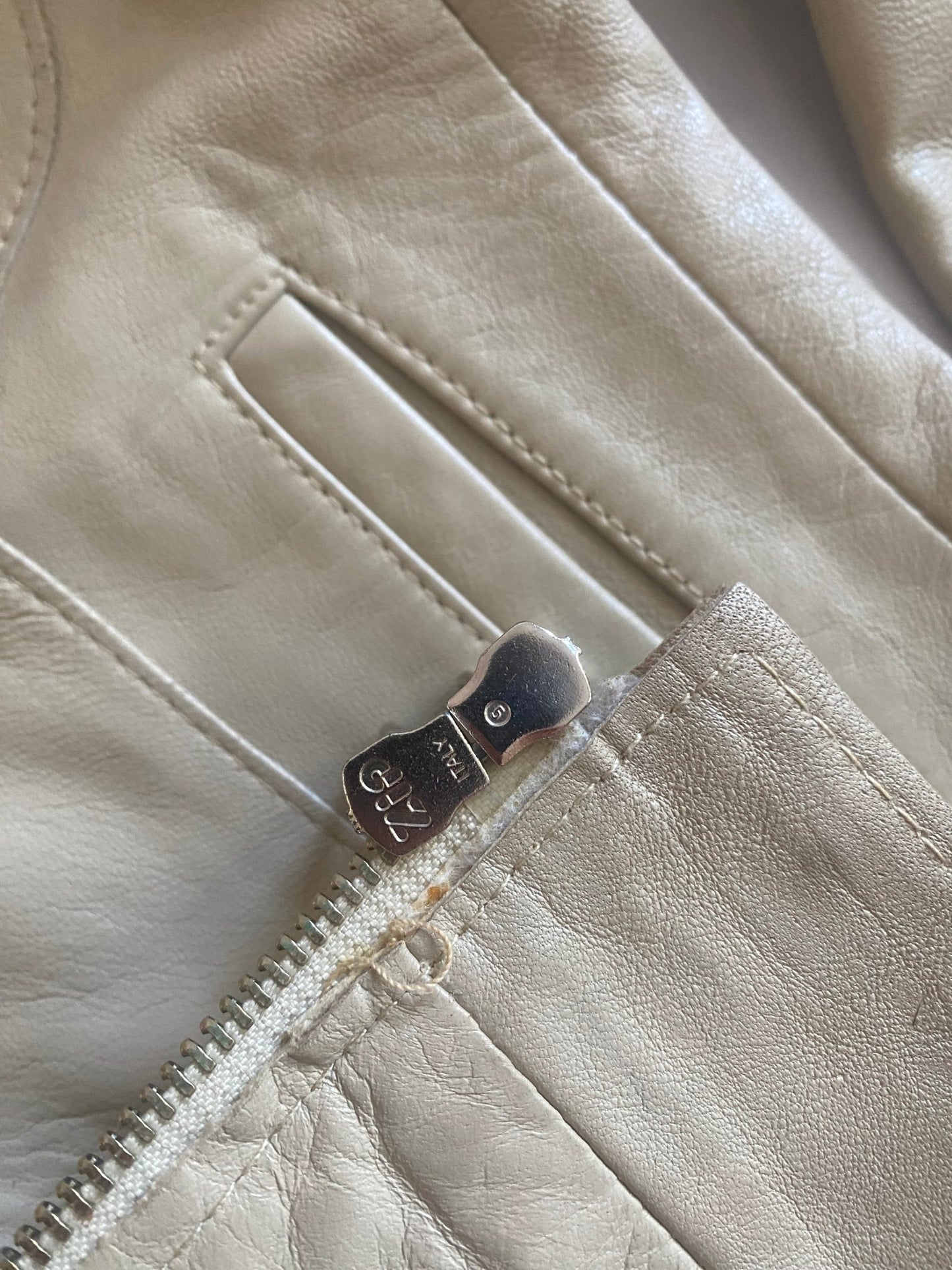 🧥 Geacă Vintage din Piele Crem – Made in Italy, Guler Stil Anii '70 – Mărimea S Femei - anbracaminte