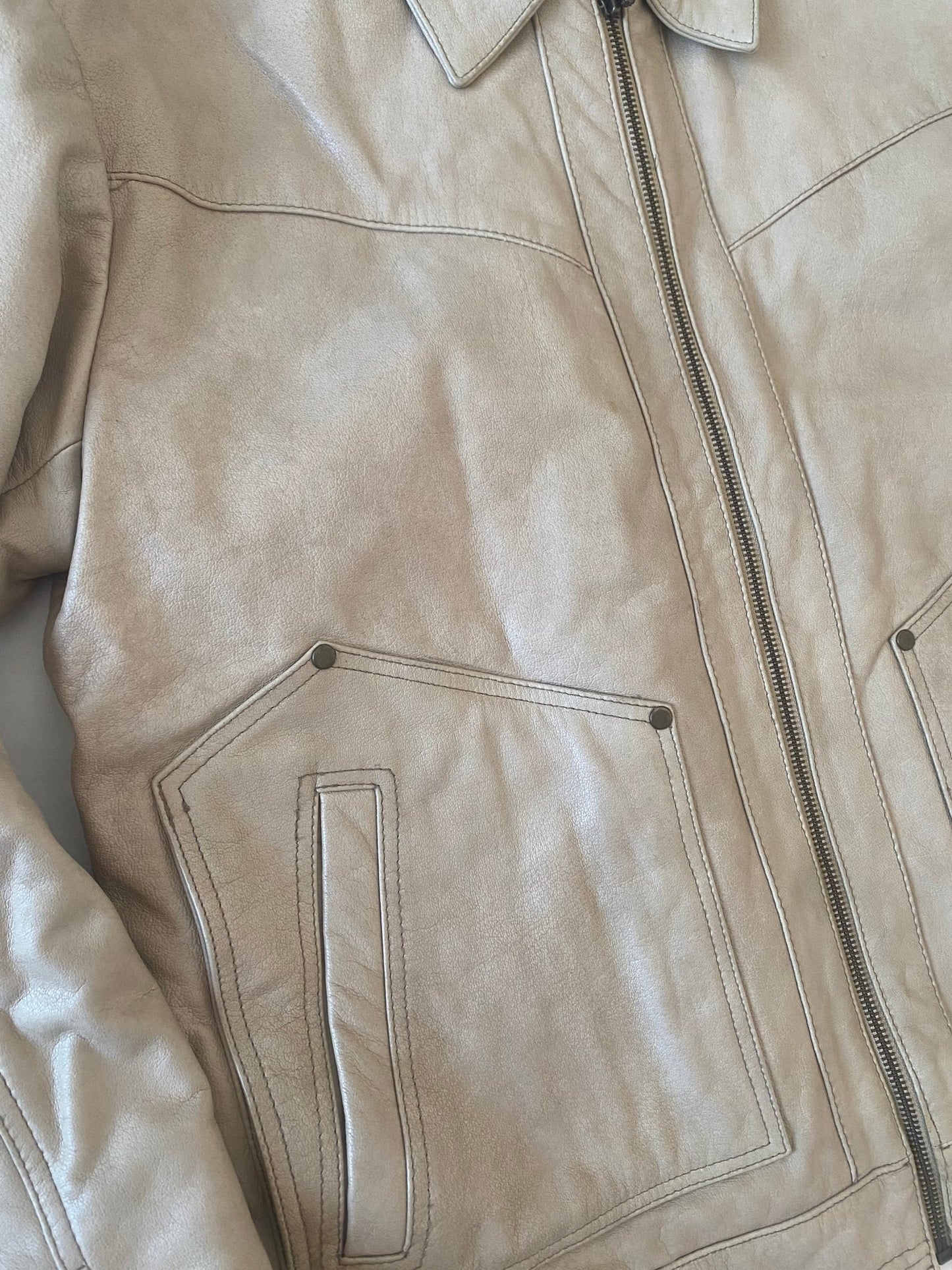 Geacă vintage din piele crem – Mărimea XL – Bărbați – Anii ’90 - anbracaminte