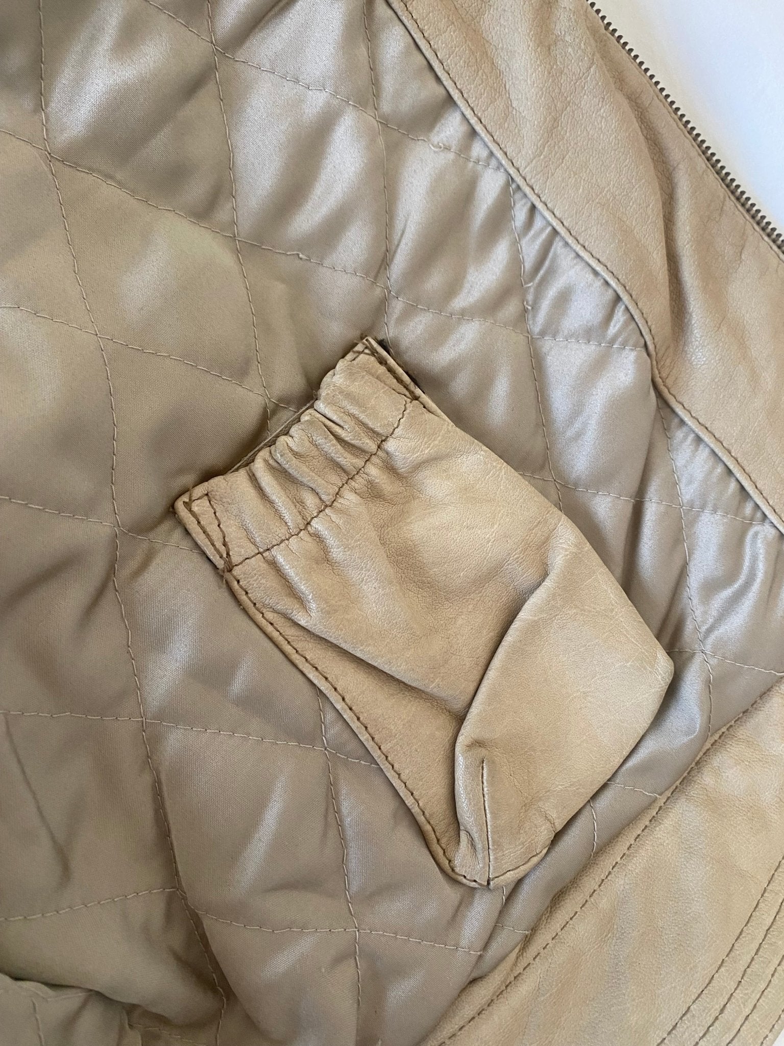 Geacă vintage din piele crem – Mărimea XL – Bărbați – Anii ’90 - anbracaminte