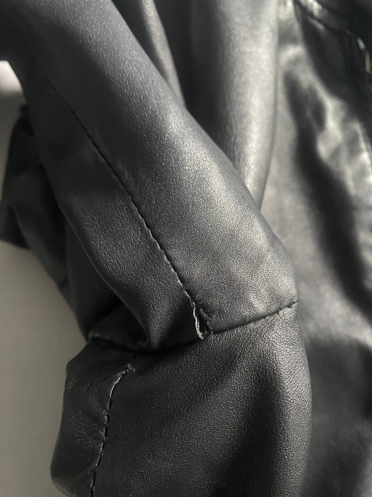 🧥 Geacă Vintage din Piele Neagră Cafe Racer – Mărimea M Femei – Made in India - anbracaminte