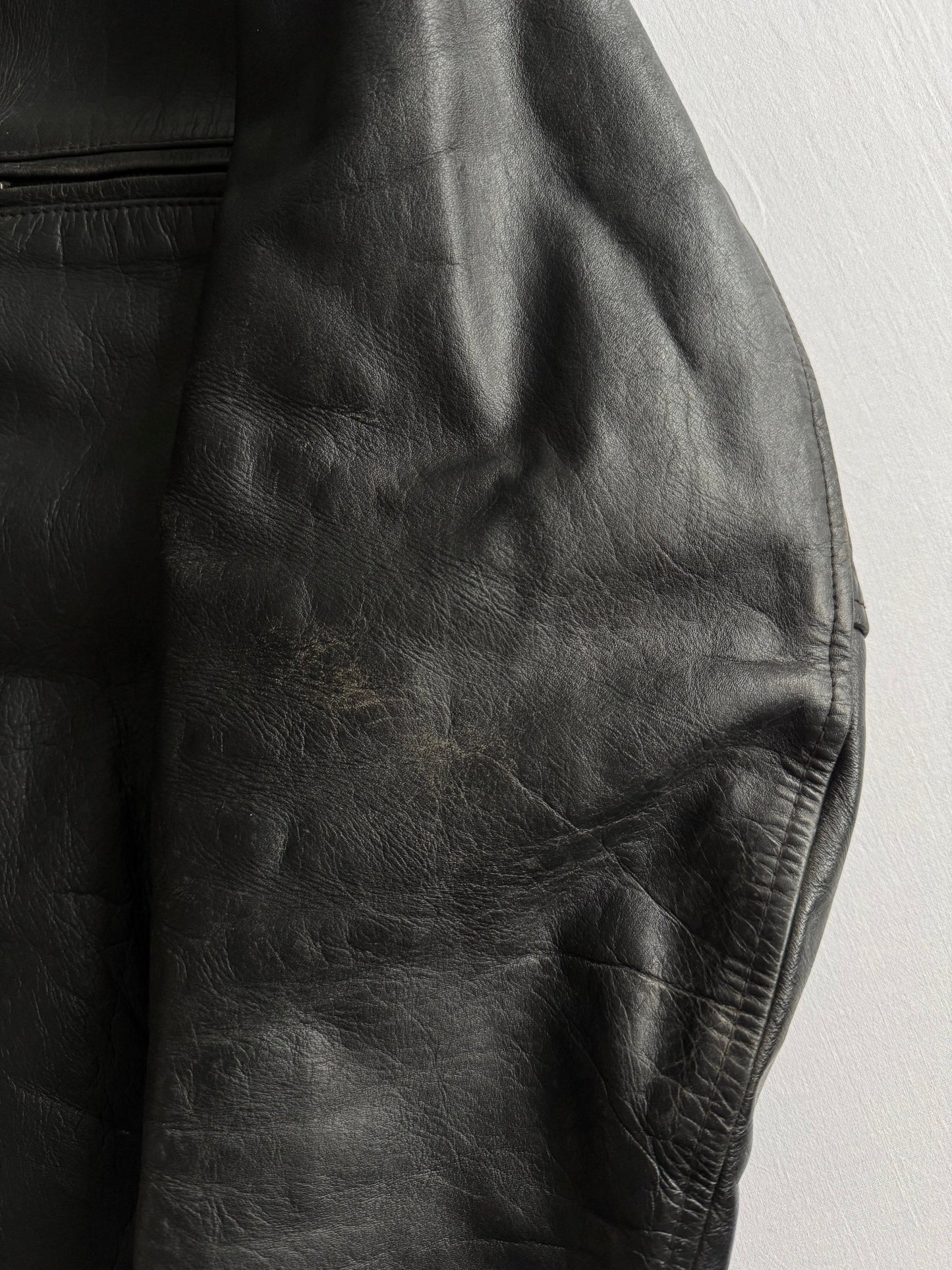 🧥 Geacă Vintage din Piele Neagră Cropped – XL - anbracaminte