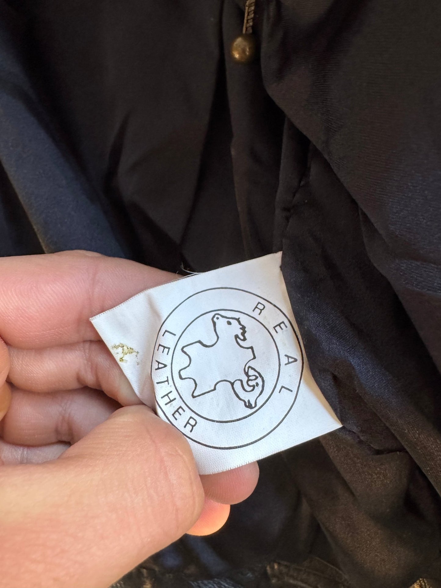 ☕️ Geacă Vintage din Piele Neagră de Vacă – L (Cropped & Boxy Fit) - anbracaminte
