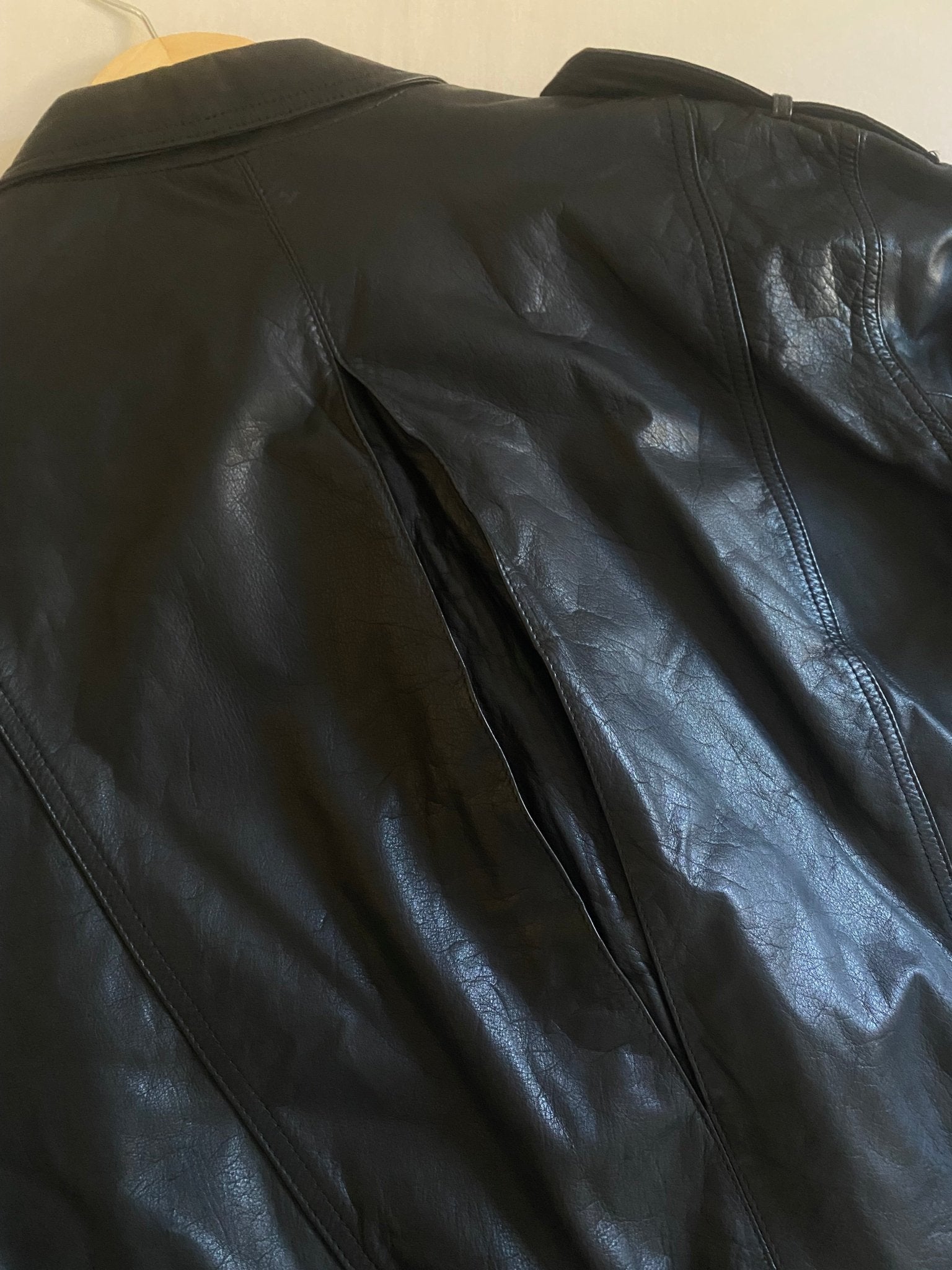 Geacă Vintage din Piele Neagră – Men’s L – Mărime 50 - anbracaminte
