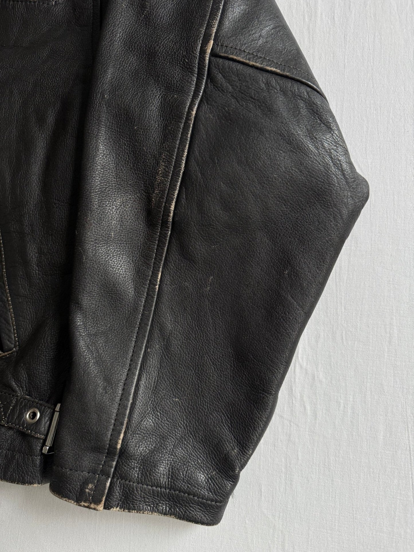 🏍️ Geacă vintage din piele neagră pentru bărbați – mărimea L – croială cropped – piele naturală cu patină autentică - anbracaminte