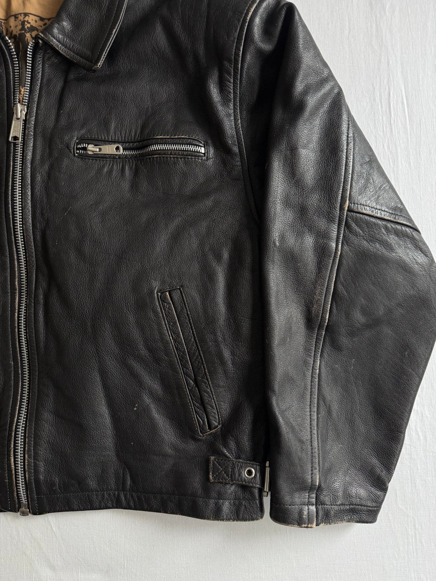 🏍️ Geacă vintage din piele neagră pentru bărbați – mărimea L – croială cropped – piele naturală cu patină autentică - anbracaminte