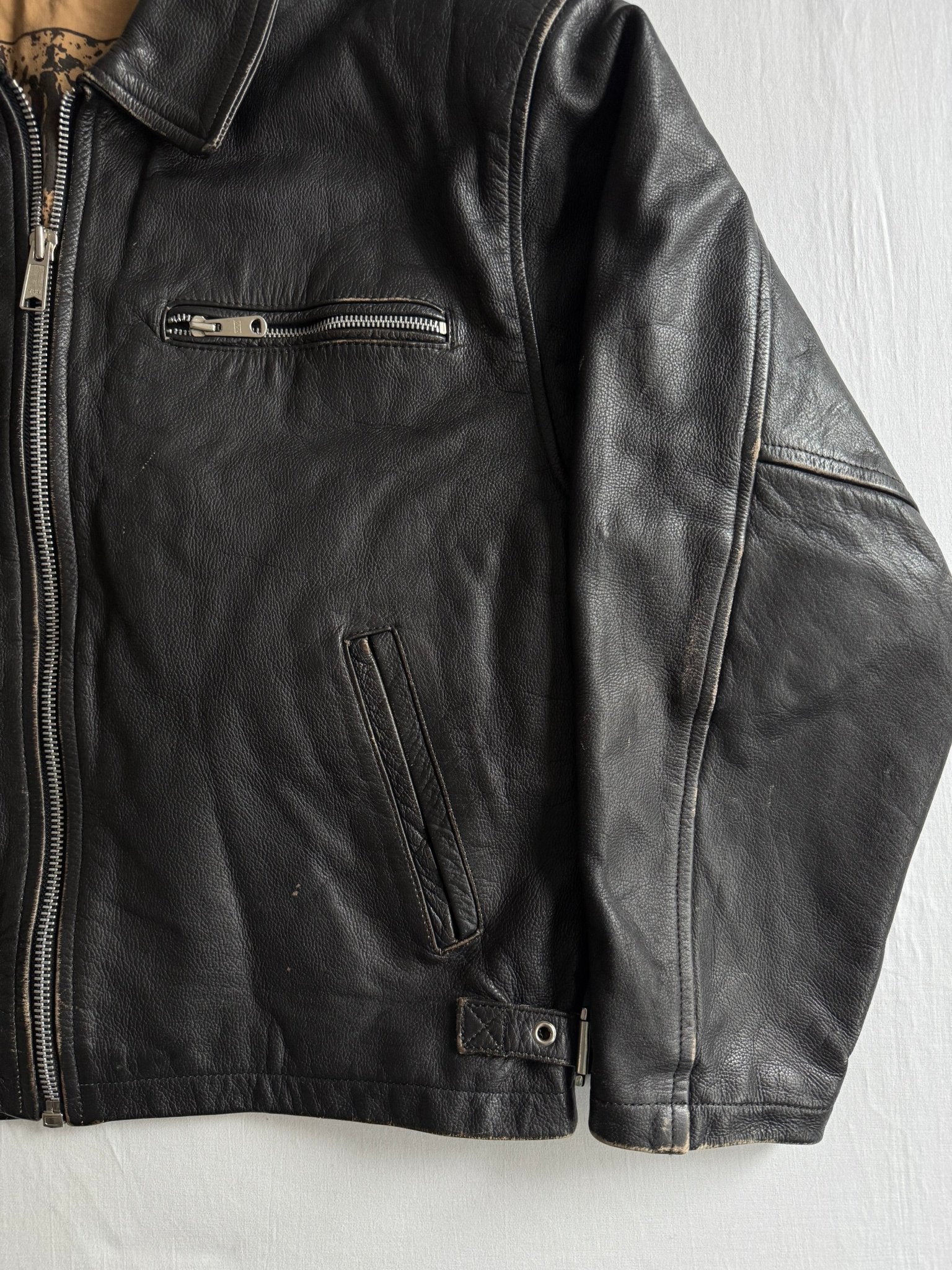 🏍️ Geacă vintage din piele neagră pentru bărbați – mărimea L – croială cropped – piele naturală cu patină autentică - anbracaminte