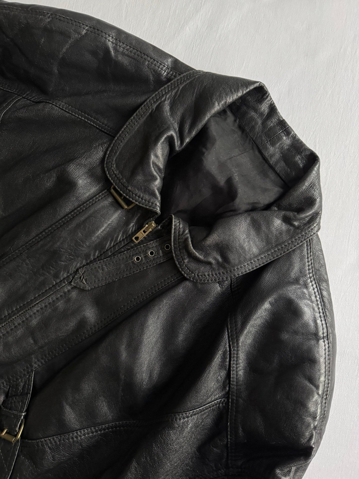 👨‍✈️ Geacă vintage din piele neagră tip bomber / Cropped Fit cu curele – Made in Italy (L bărbați) - anbracaminte