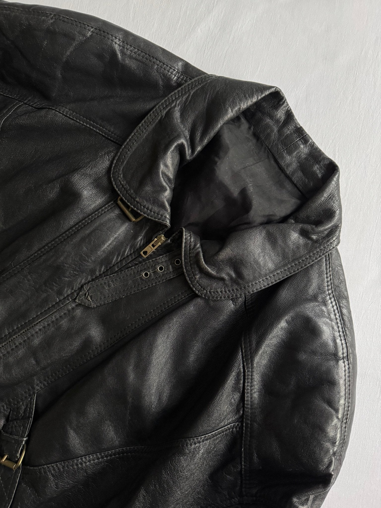 👨‍✈️ Geacă vintage din piele neagră tip bomber / Cropped Fit cu curele – Made in Italy (L bărbați) - anbracaminte