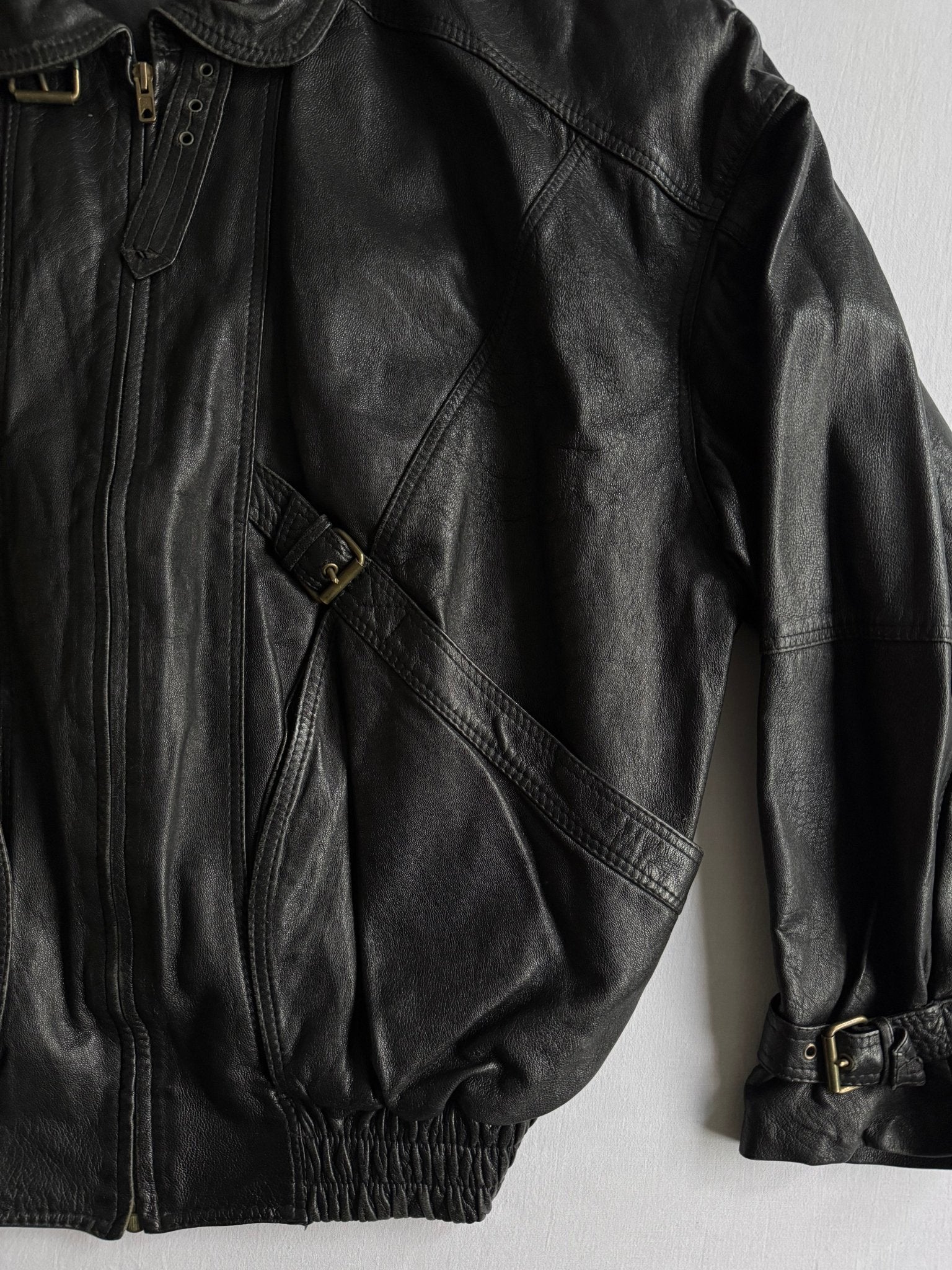 👨‍✈️ Geacă vintage din piele neagră tip bomber / Cropped Fit cu curele – Made in Italy (L bărbați) - anbracaminte