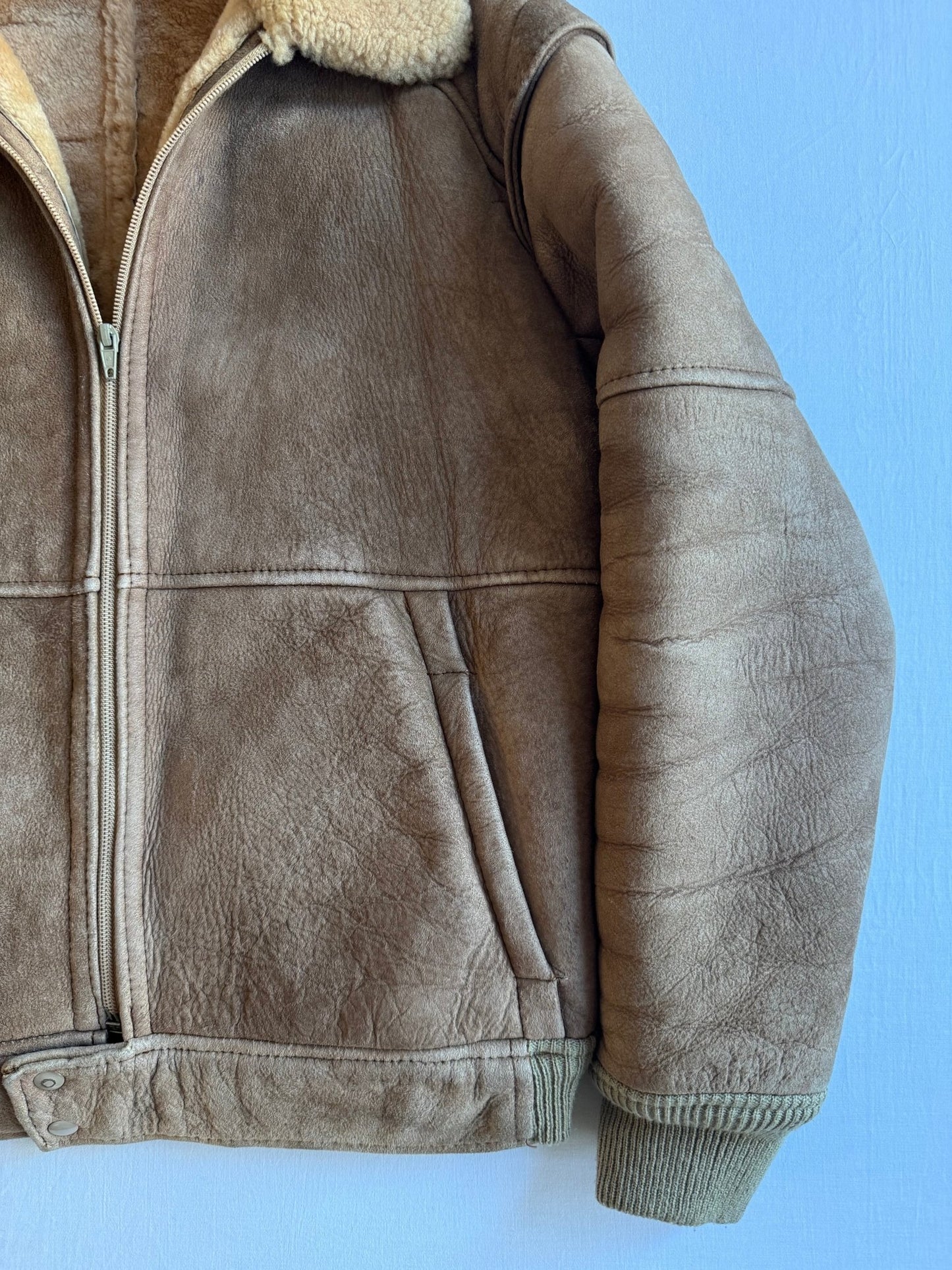 🐑 Geacă Vintage din Shearling Natural Maro Deschis – M (Cropped Bomber Fit) - anbracaminte