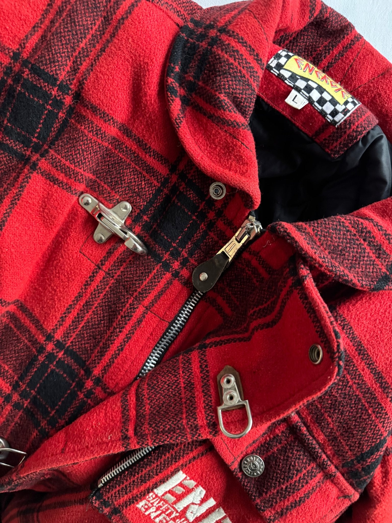 🧑‍🚒 Geacă vintage Energie din lână / Red & Black Plaid - Fireman Clasp (L Barbati) - anbracaminte