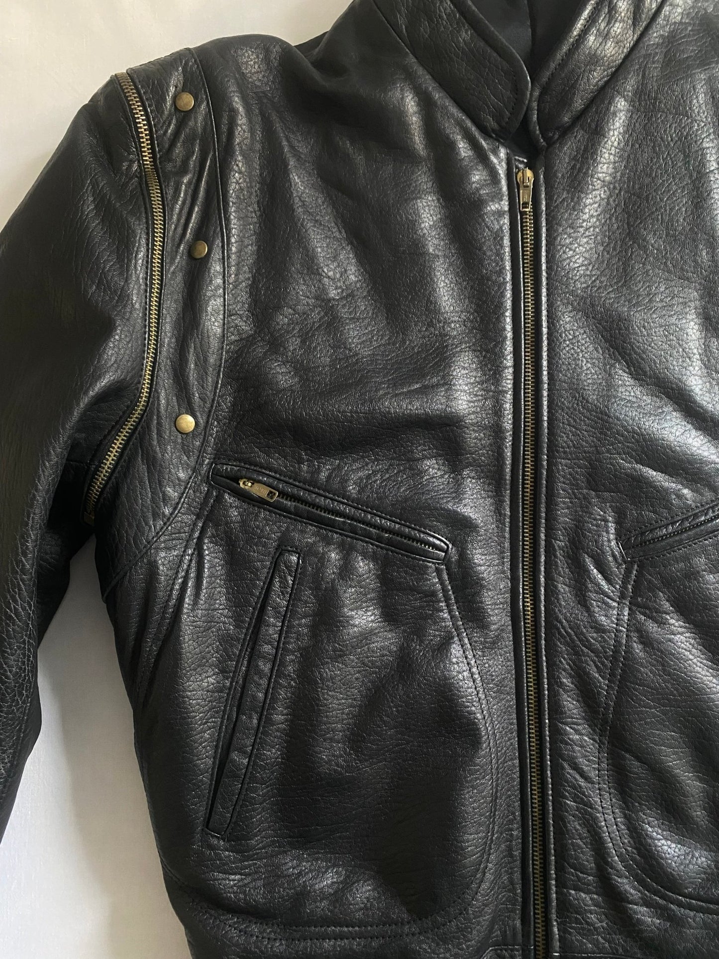 Geacă Vintage Neagră din Piele – Mâneci Detașabile, Made in Italy - anbracaminte