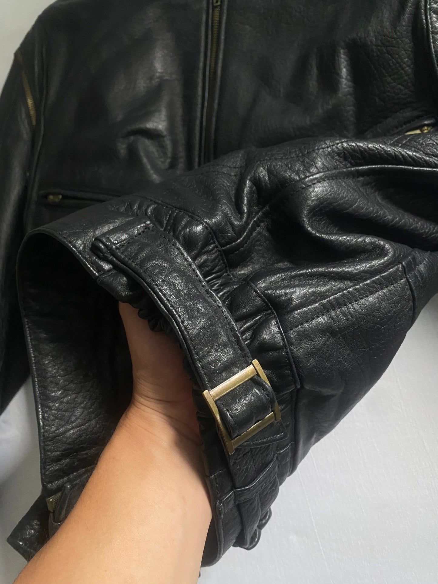 Geacă Vintage Neagră din Piele – Mâneci Detașabile, Made in Italy - anbracaminte