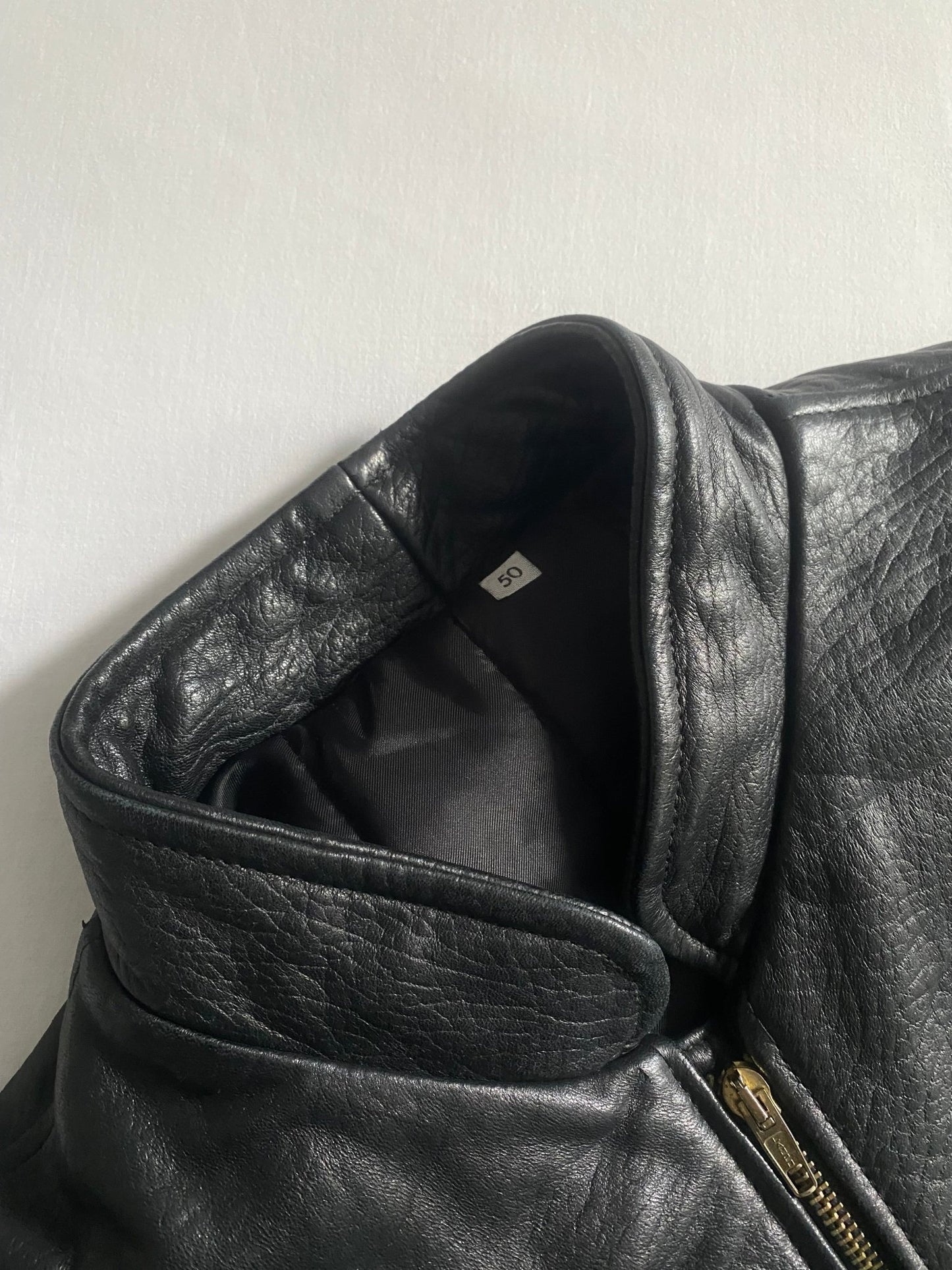Geacă Vintage Neagră din Piele – Mâneci Detașabile, Made in Italy - anbracaminte