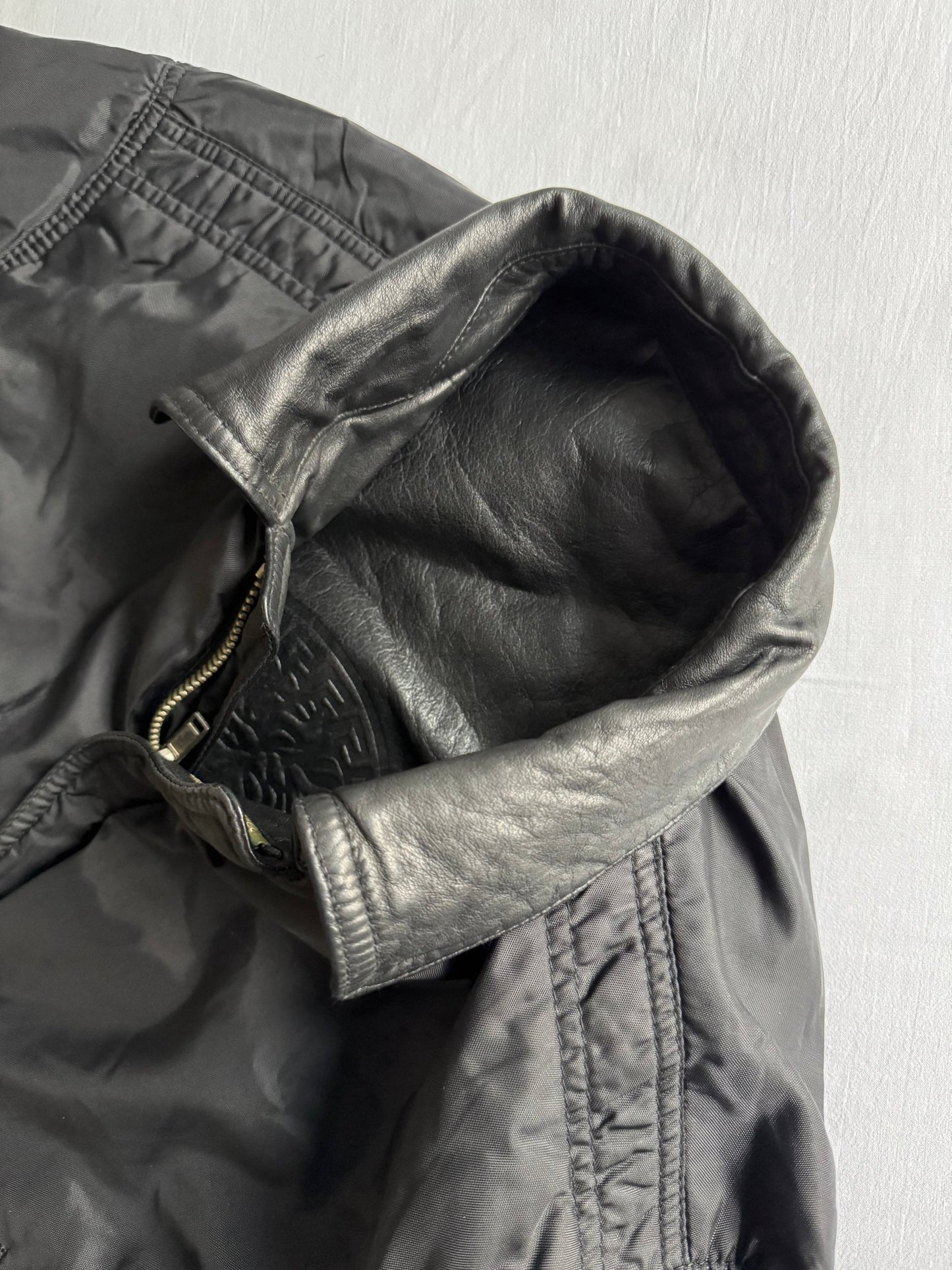 🐍 Geacă vintage Versace din piele reversibilă - Made in Italy (L) - anbracaminte
