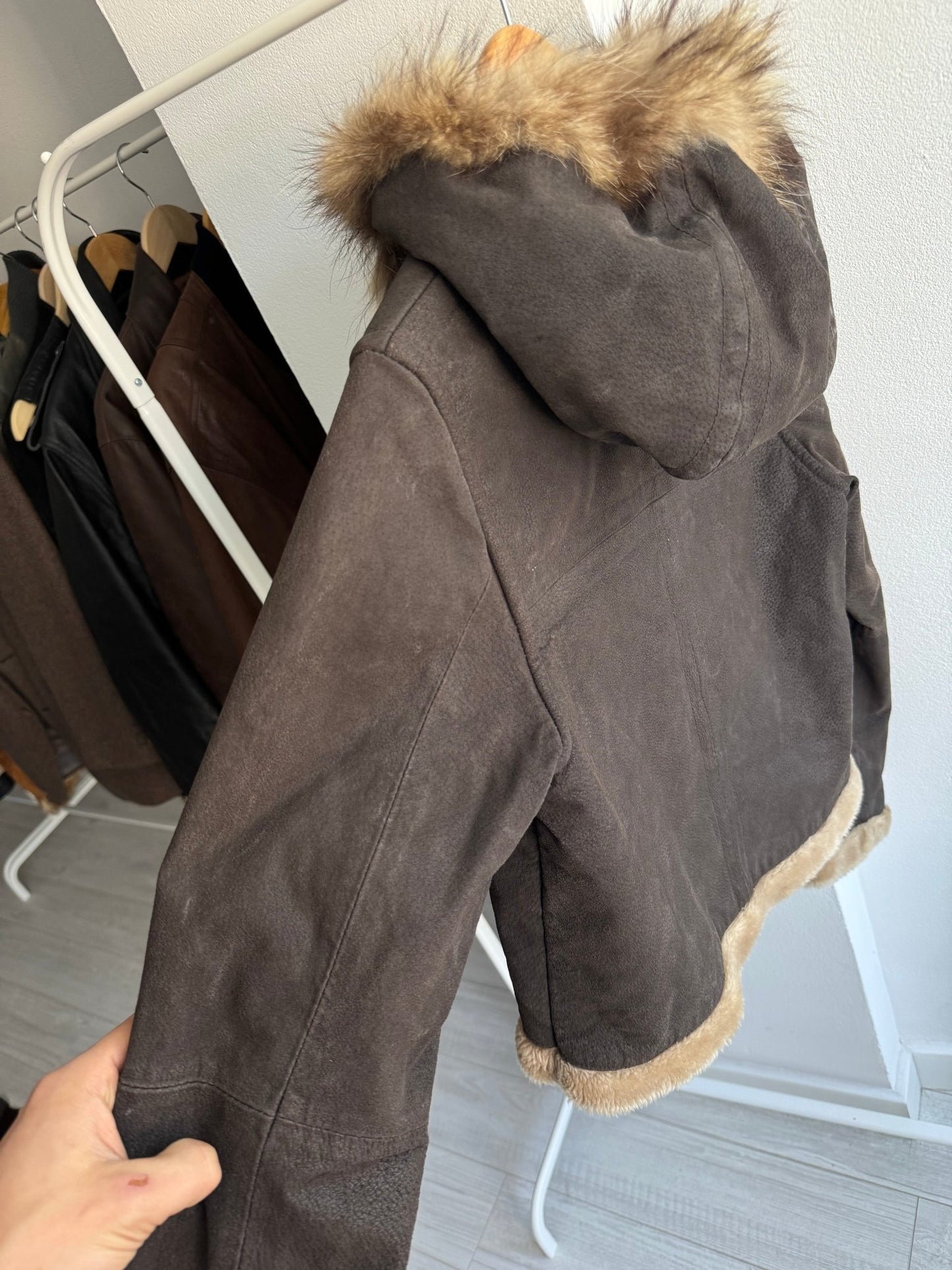🦝 Geacă Y2K Damă Suede cu Glugă & Blană Raccoon – S - anbracaminte