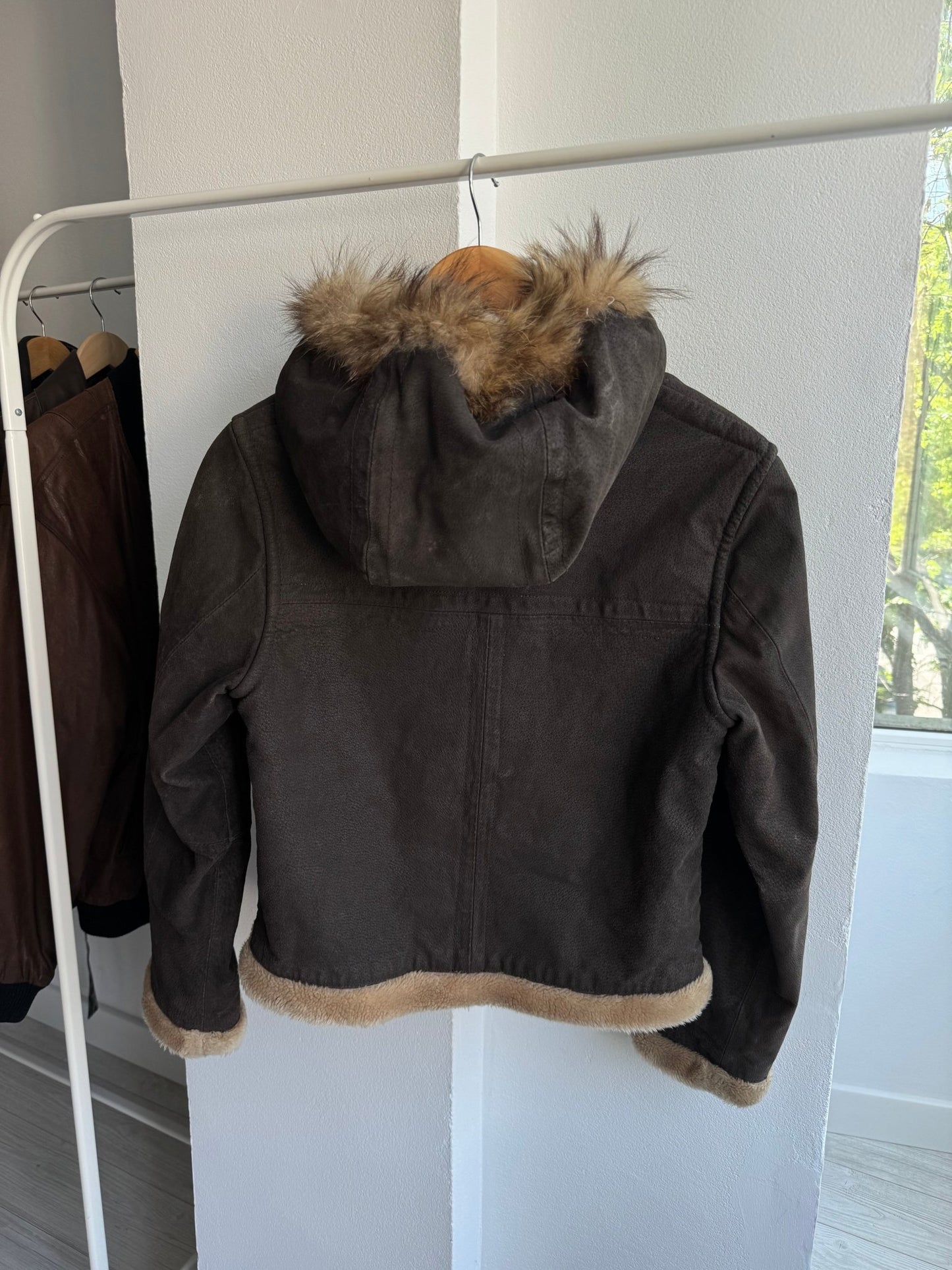 🦝 Geacă Y2K Damă Suede cu Glugă & Blană Raccoon – S - anbracaminte