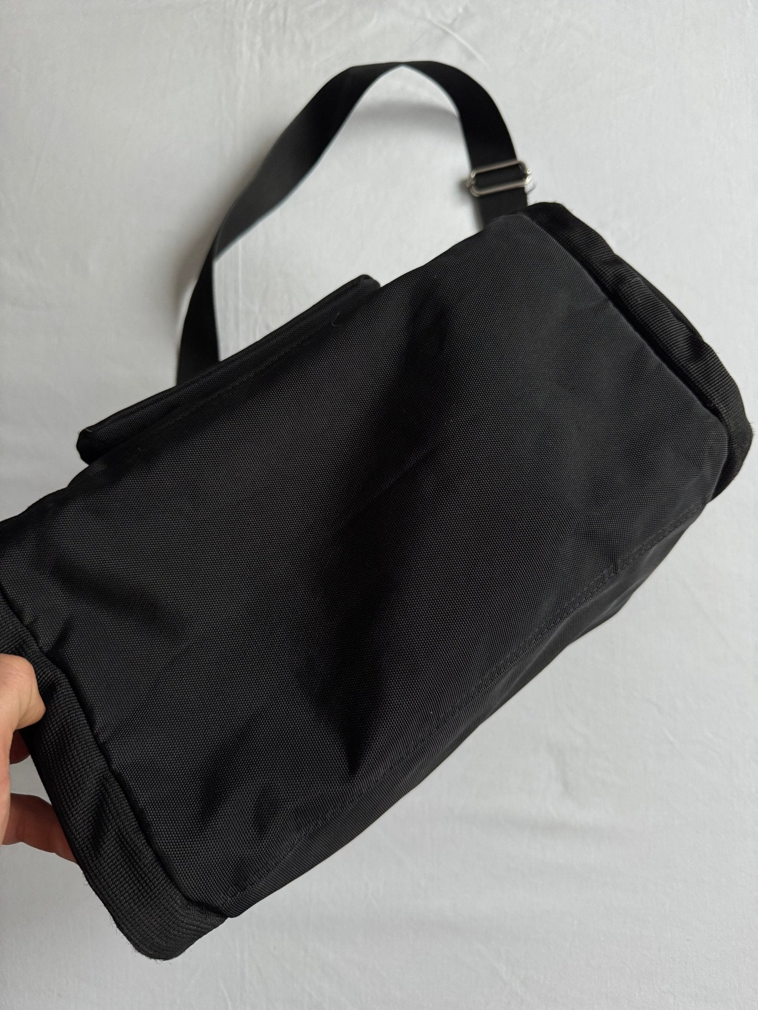 👜 Geantă Y2K George Gina & Lucy The Box Bag - anbracaminte